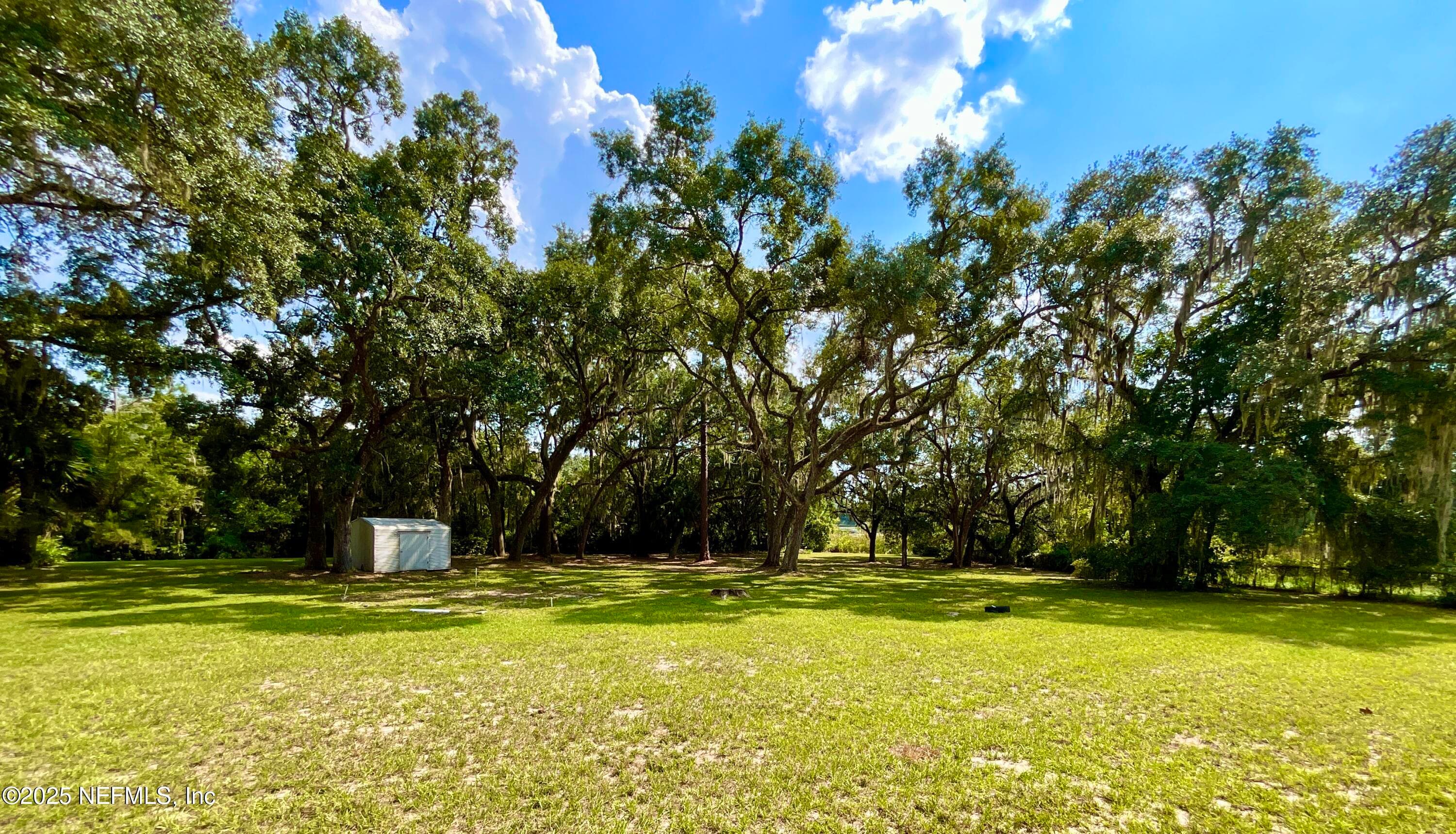 Photo 30 of 137 OAK Circle, Interlachen, FL 32148
