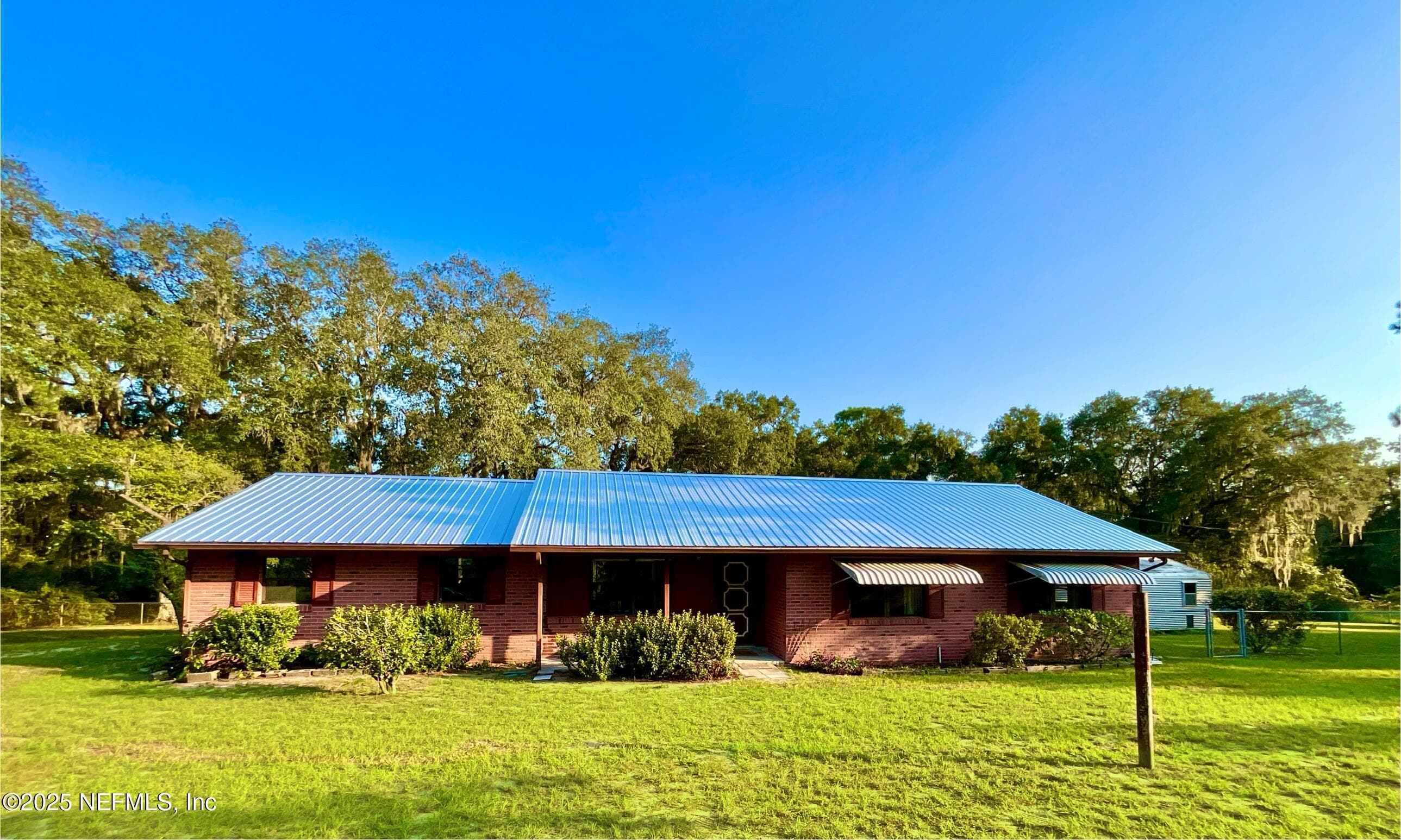 Photo 36 of 137 OAK Circle, Interlachen, FL 32148