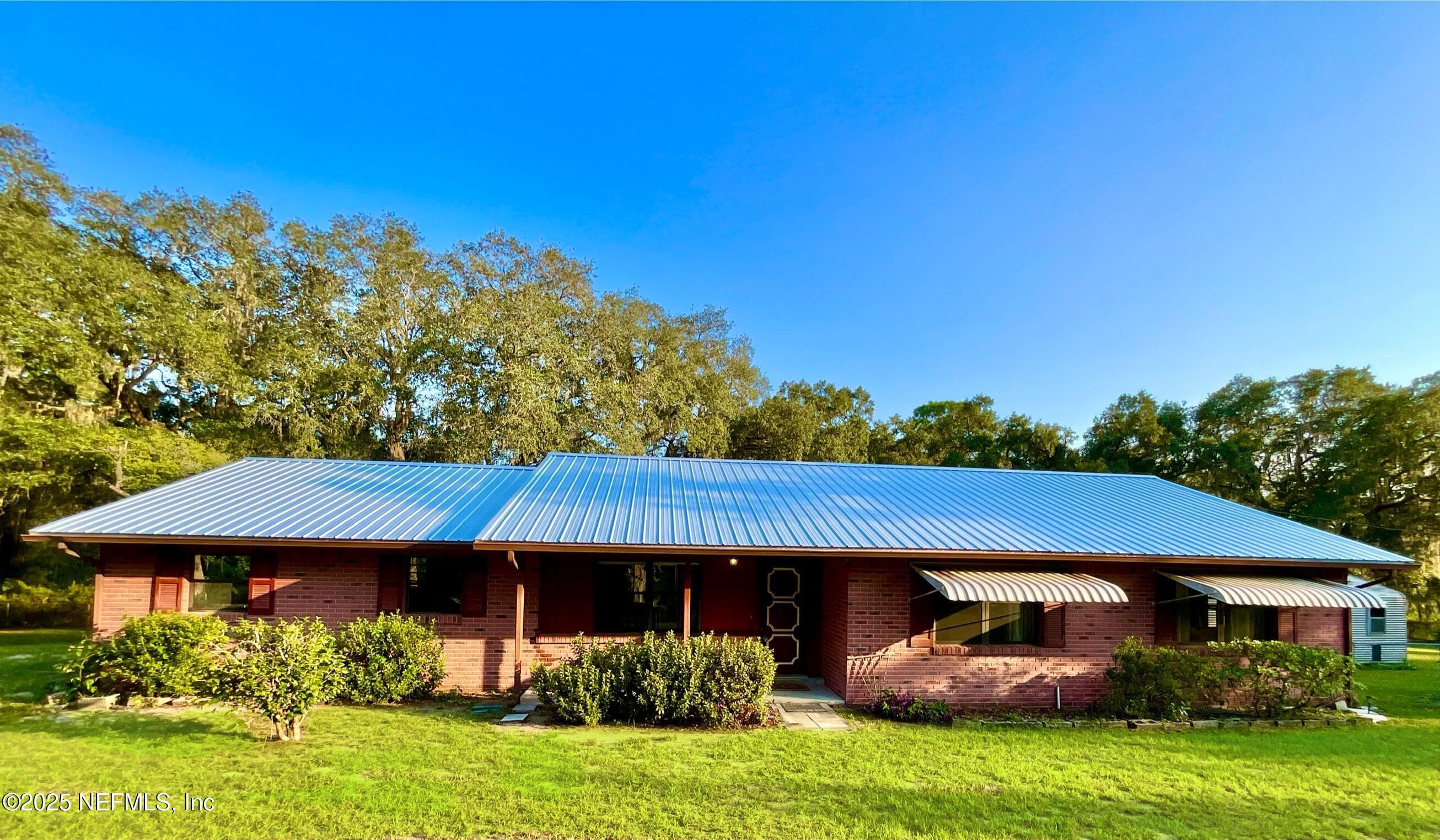 Photo 40 of 137 OAK Circle, Interlachen, FL 32148