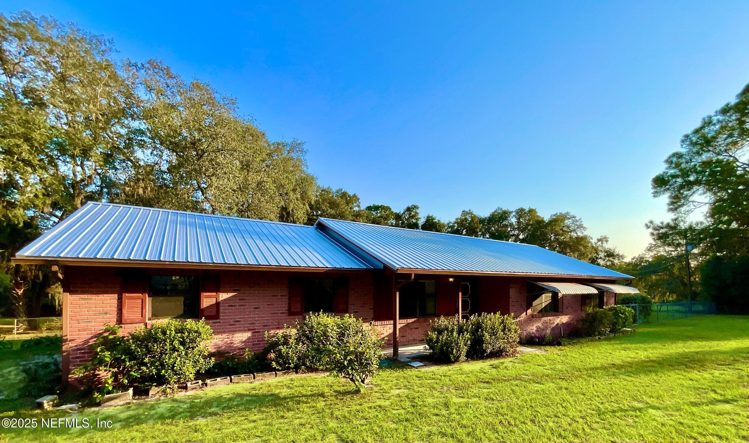 Photo 41 of 137 OAK Circle, Interlachen, FL 32148