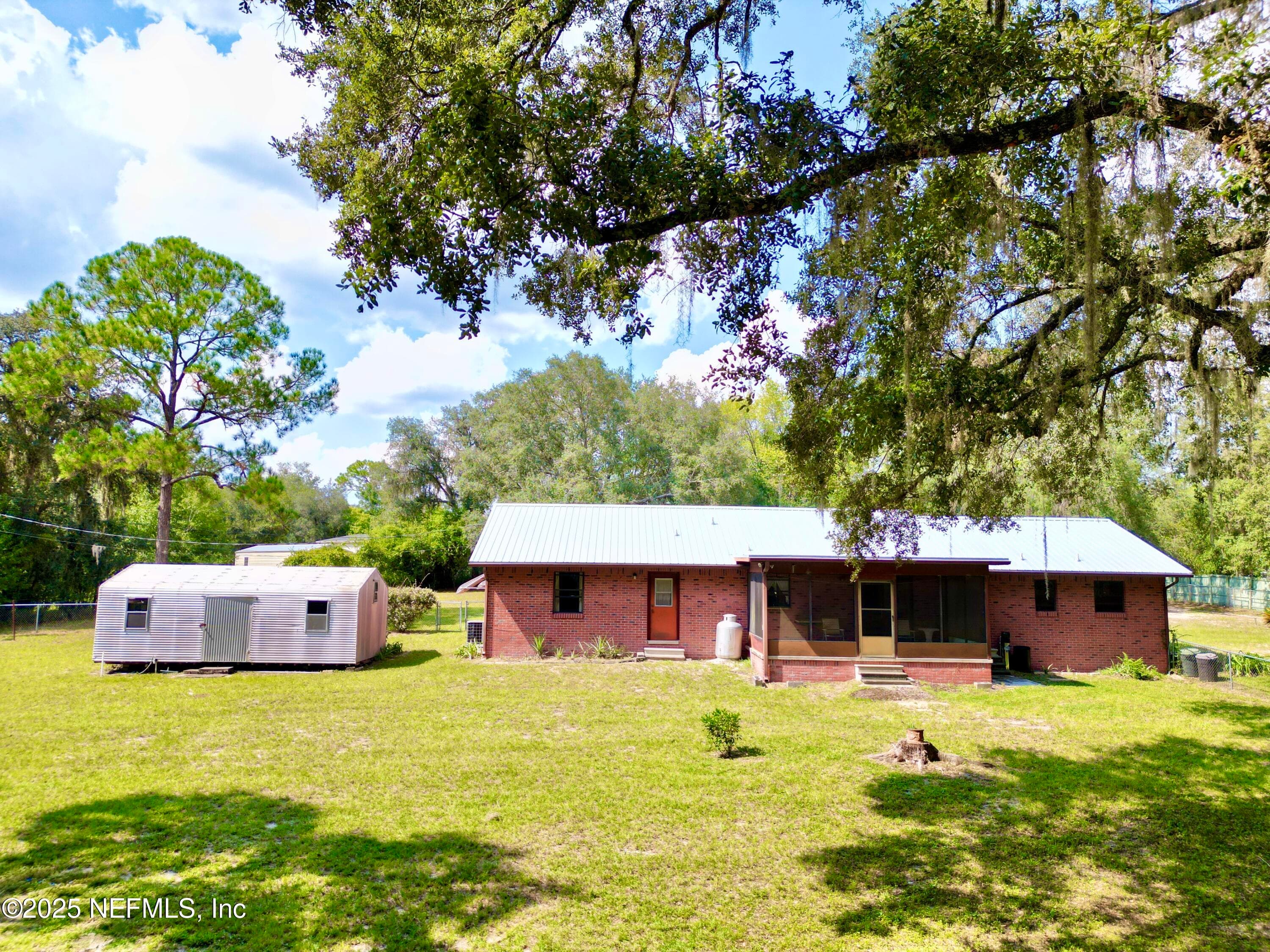 Photo 52 of 137 OAK Circle, Interlachen, FL 32148