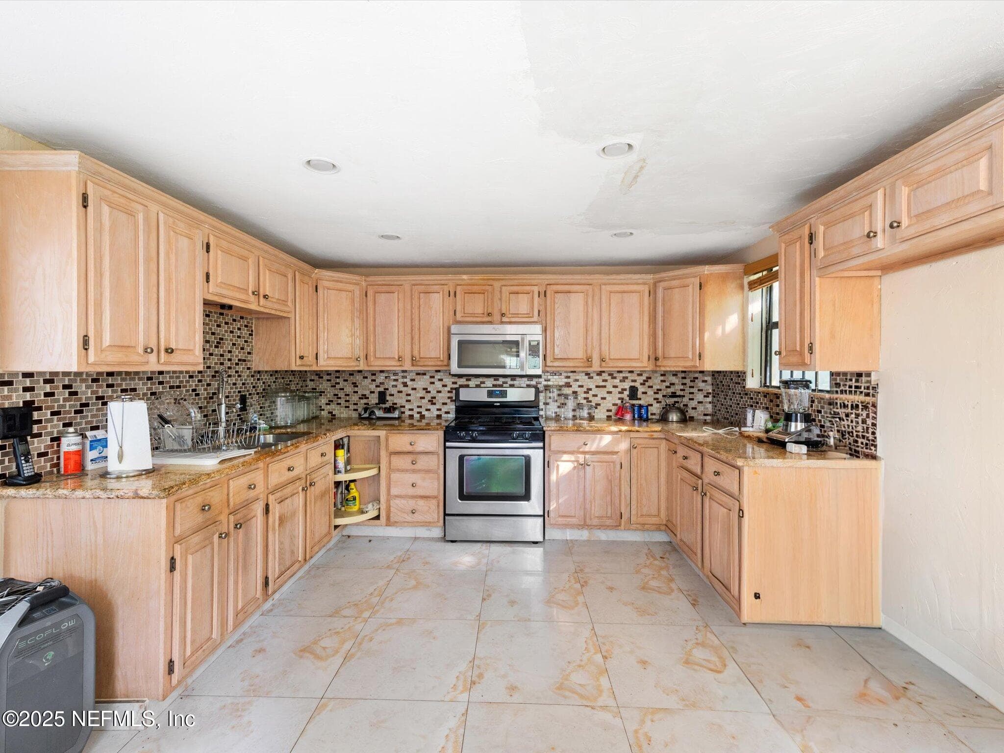 Photo 6 of 16815 NW 38TH Court, Miami, FL 33054