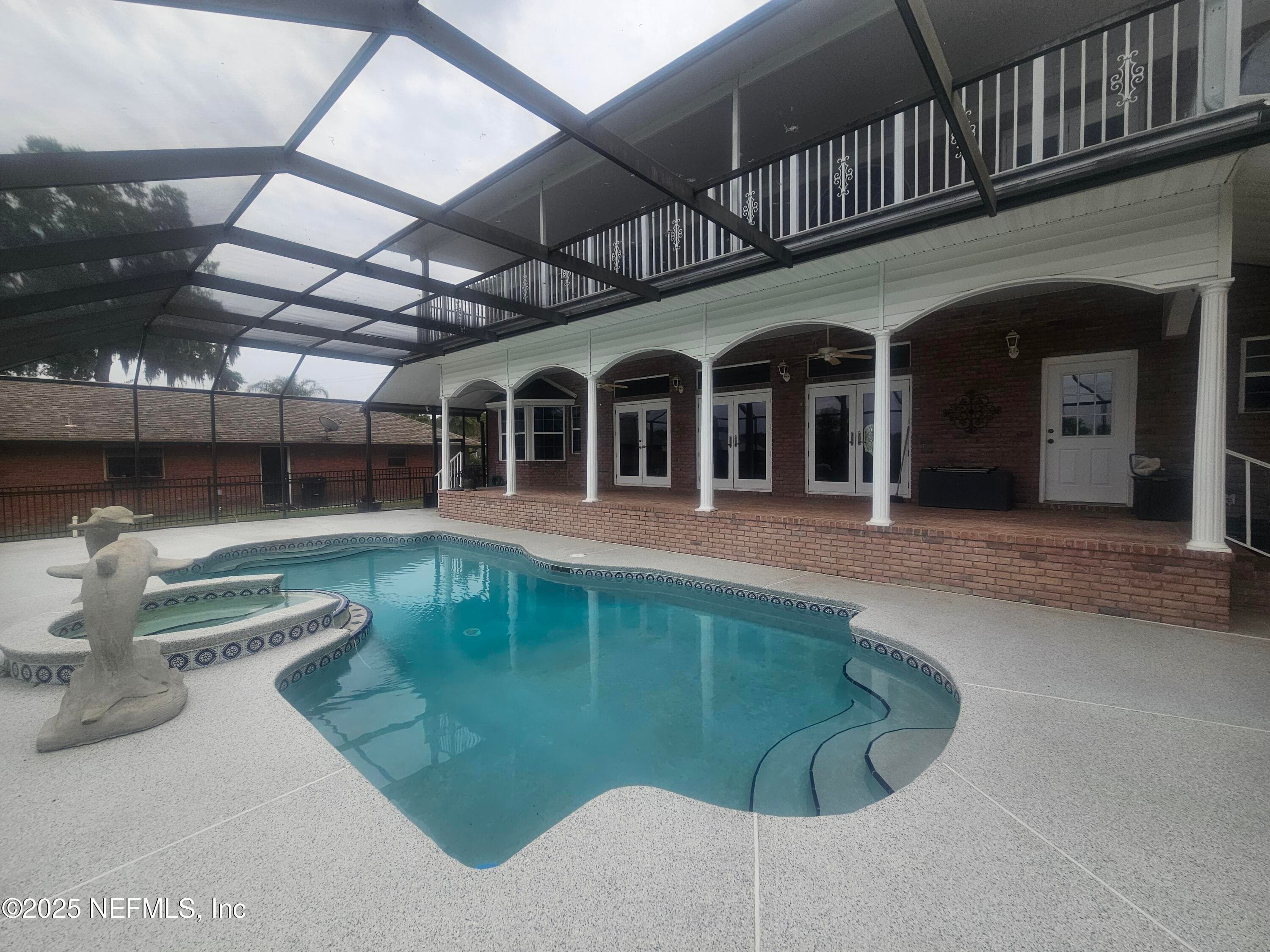 screen pool and spa — 435 LAKE ASBURY Drive, Green Cove Springs, FL 32043