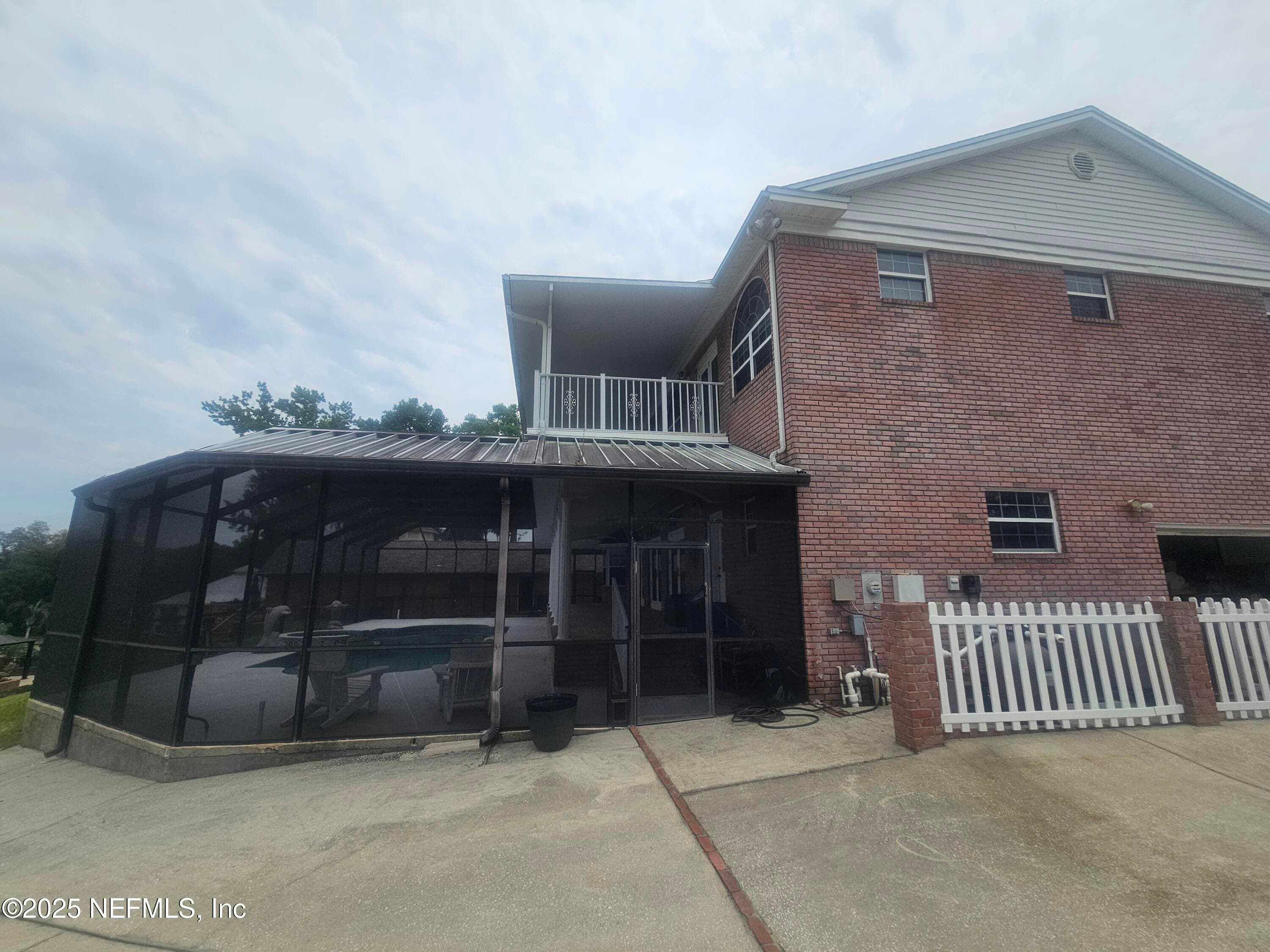 Side view from Driveway off side entry Garage — 435 LAKE ASBURY Drive, Green Cove Springs, FL 32043