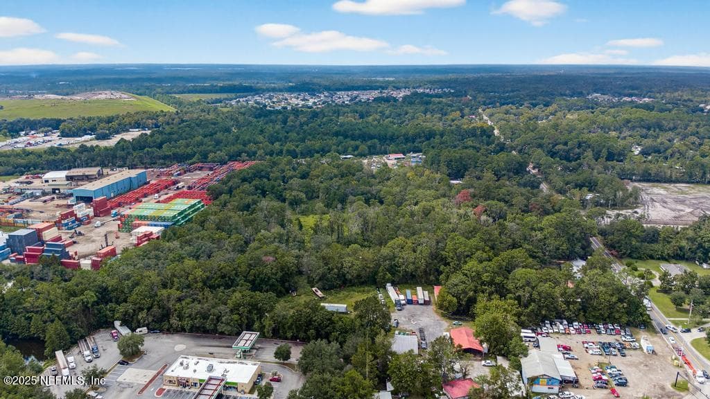 Photo 8 of 9032 NEW KINGS Road, Jacksonville, FL 32219