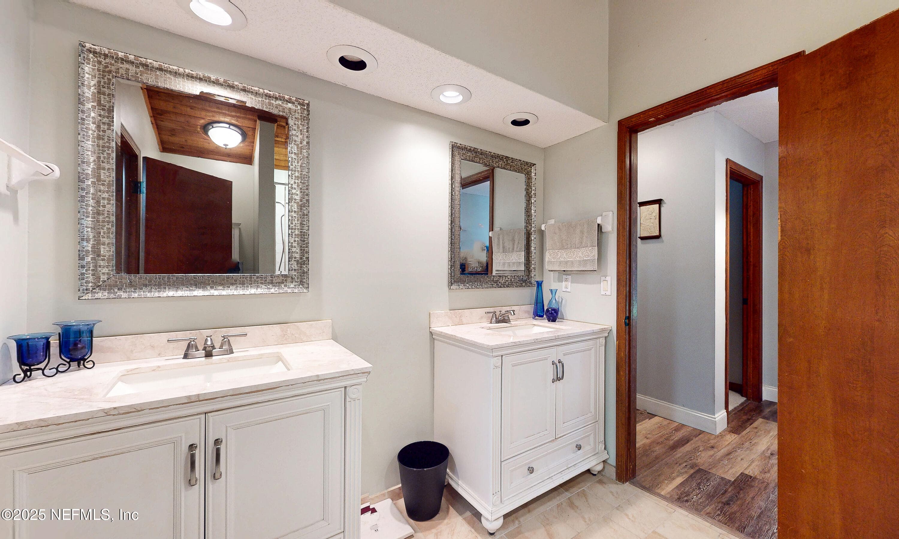 Bath 2 with double vanity and tub/shower combo — 2860 RAVINES Road, Middleburg, FL 32068