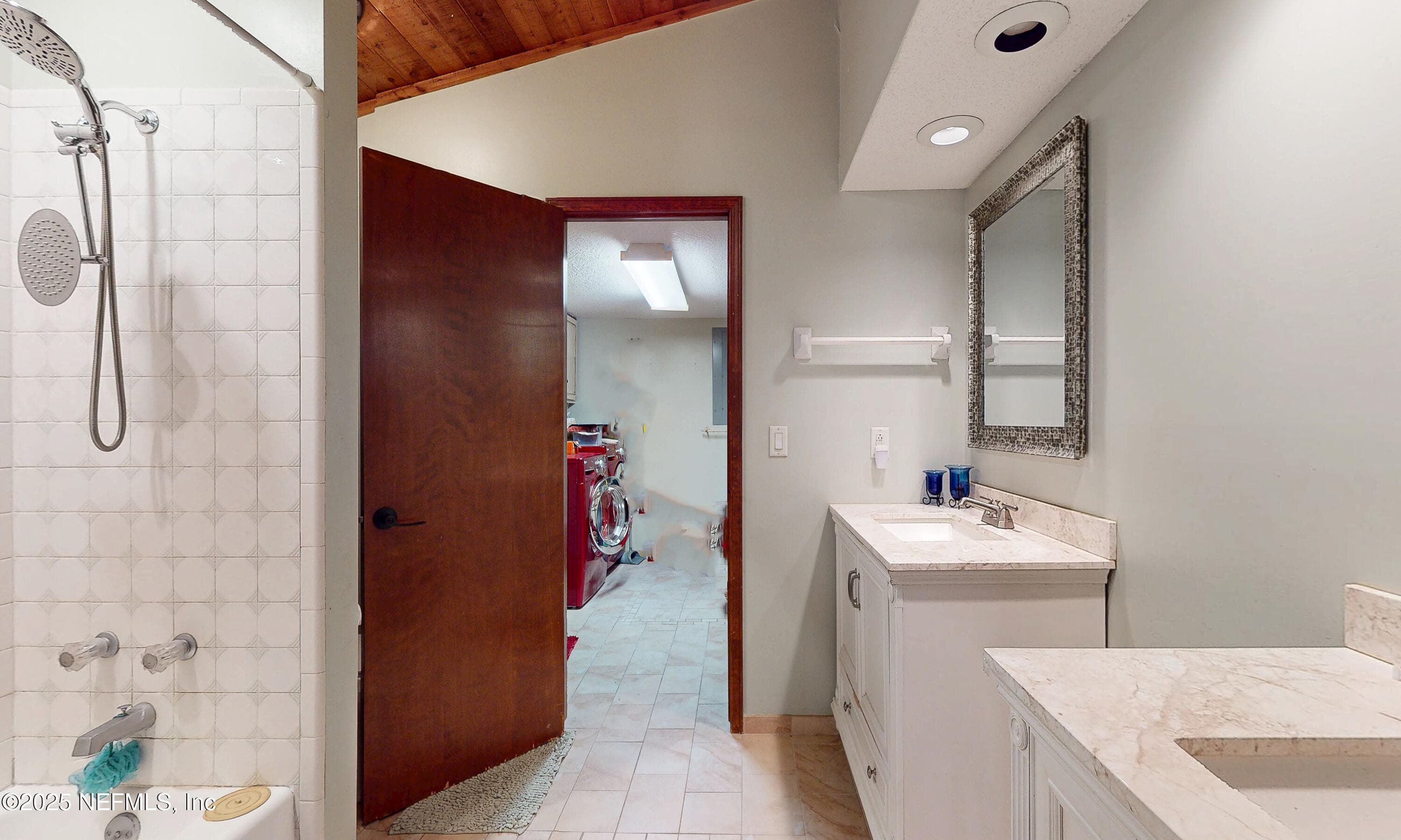 Bath 2 with double vanity and tub/shower combo — 2860 RAVINES Road, Middleburg, FL 32068