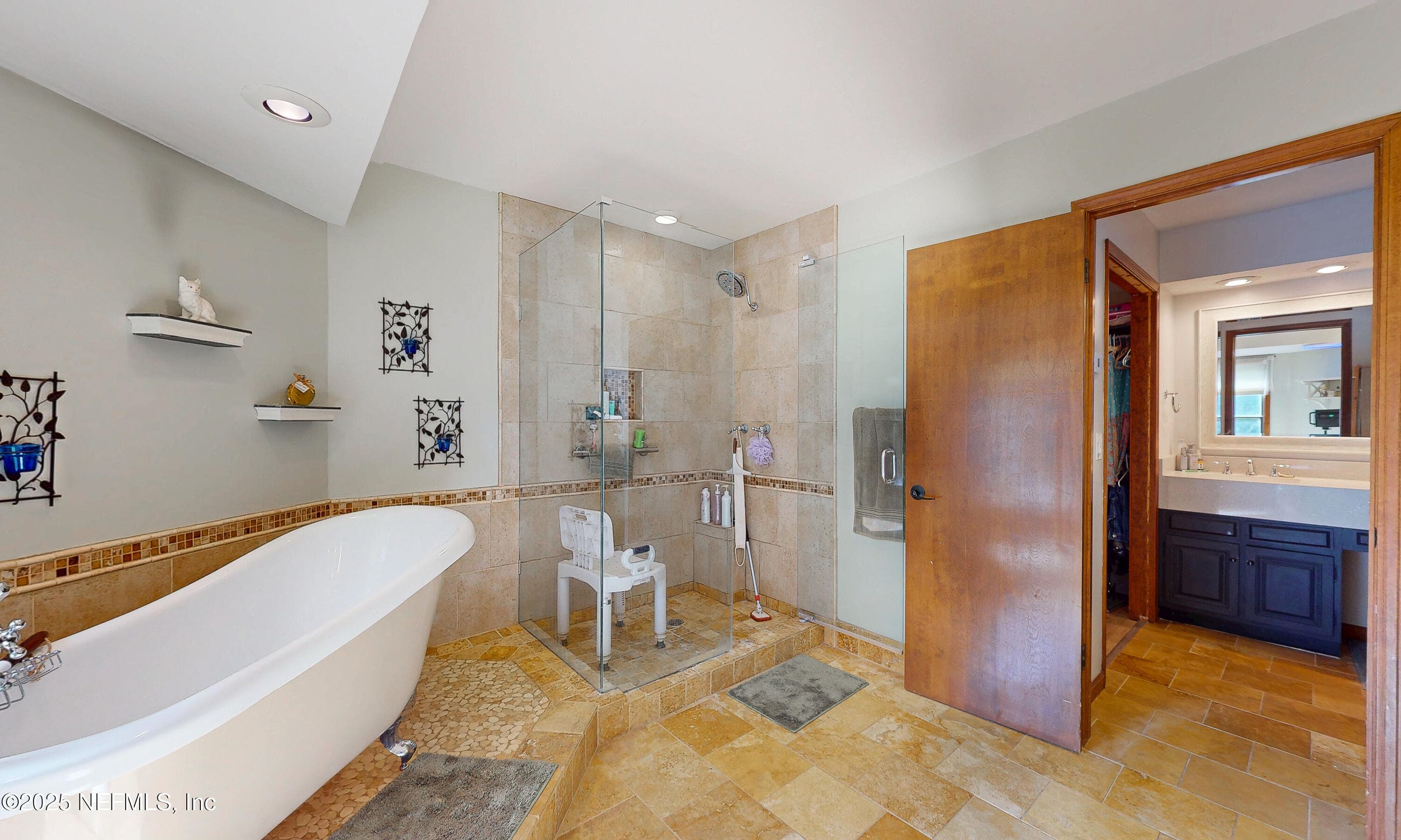 Spa like owner's bath — 2860 RAVINES Road, Middleburg, FL 32068
