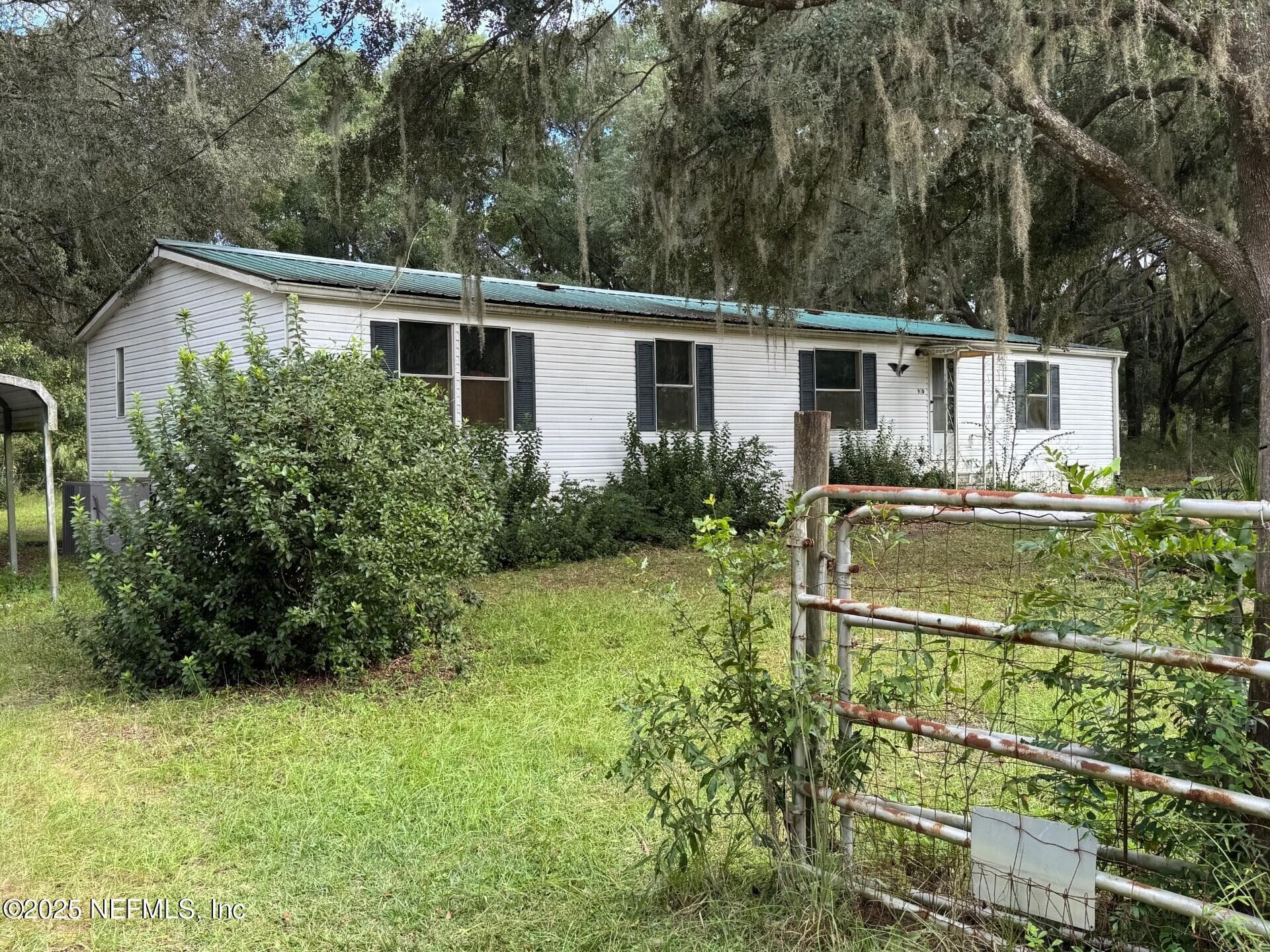 Photo 14 of 910 OFARRELL Avenue, Interlachen, FL 32148