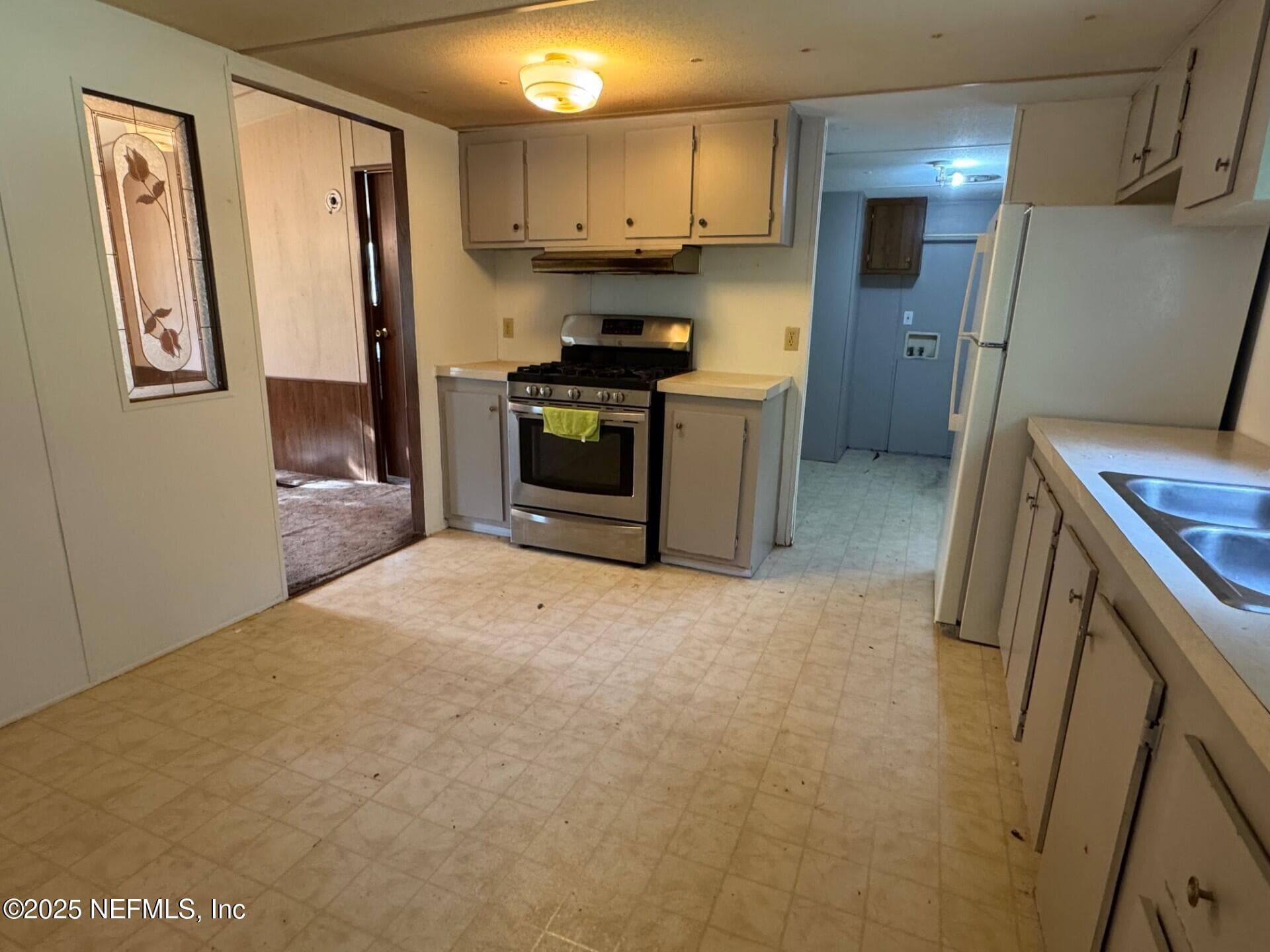 Photo 6 of 910 OFARRELL Avenue, Interlachen, FL 32148