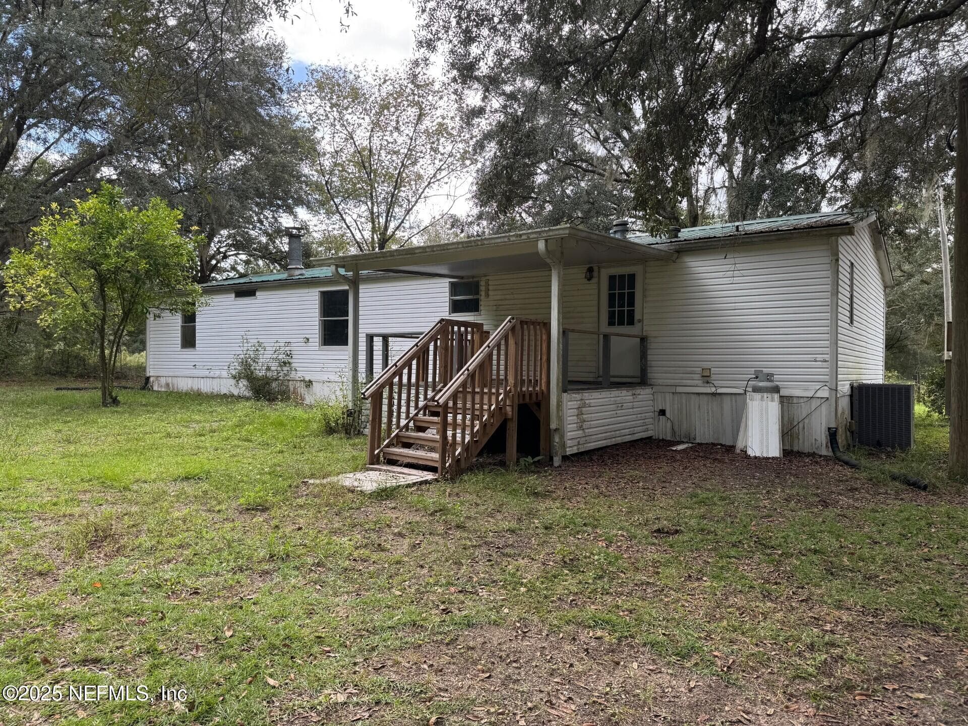 Photo 16 of 910 OFARRELL Avenue, Interlachen, FL 32148
