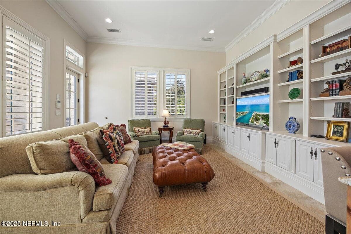 This guest house is amazing- truly a full guest house! — 5367 CHANDLER BEND Drive, Jacksonville, FL 32224
