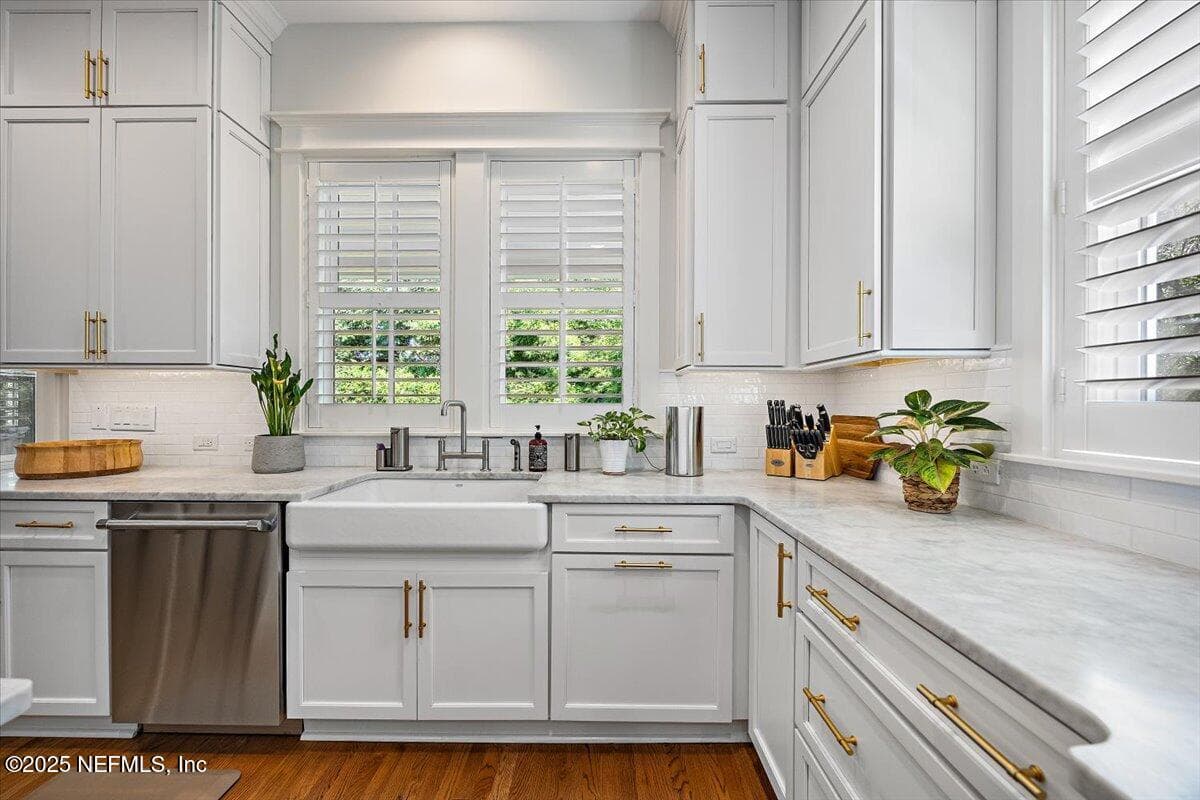 Abundant lighting & featuring plantation shutters — 2743 GREEN BAY Lane, Jacksonville, FL 32207