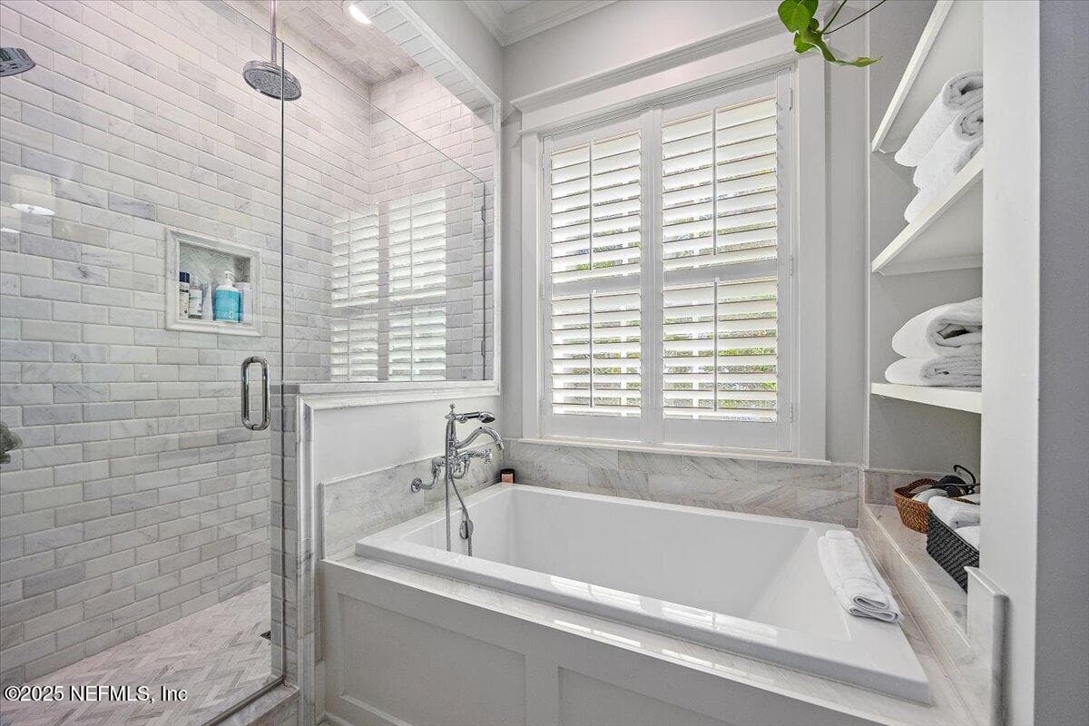 Separate spa shower and soaking tub — 2743 GREEN BAY Lane, Jacksonville, FL 32207