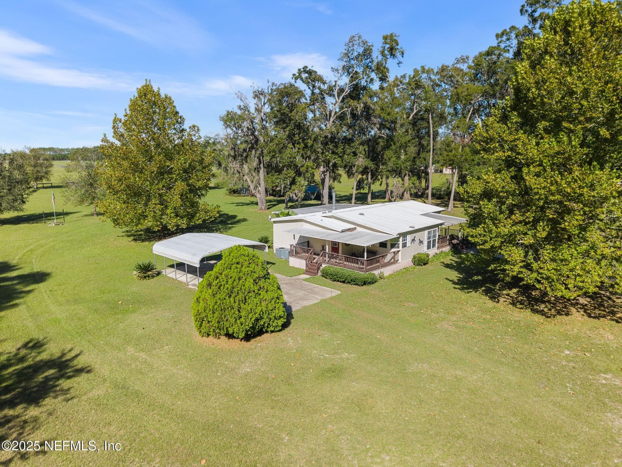 Photo 3 of 27061 29TH Road, Branford, FL 32008