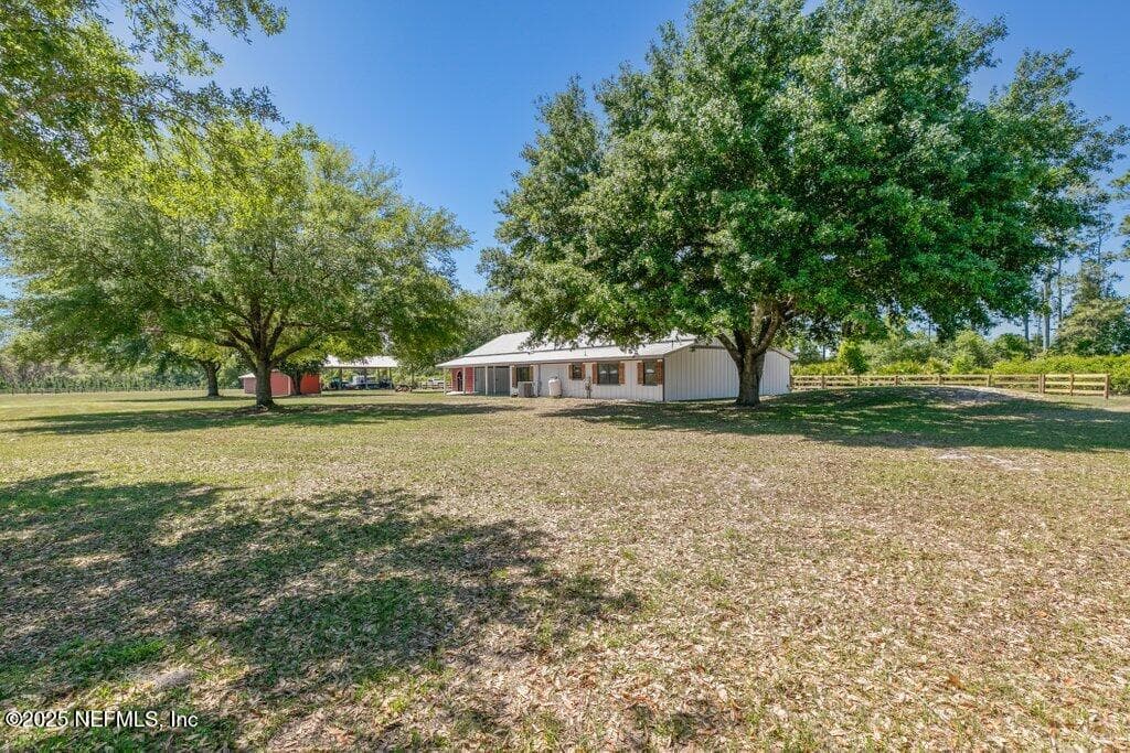 643 E STATE ROAD 100, San Mateo, FL 32187