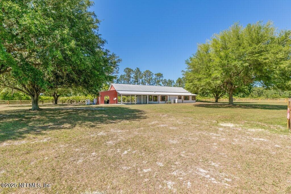 Photo 5 of 643 E STATE ROAD 100, San Mateo, FL 32187
