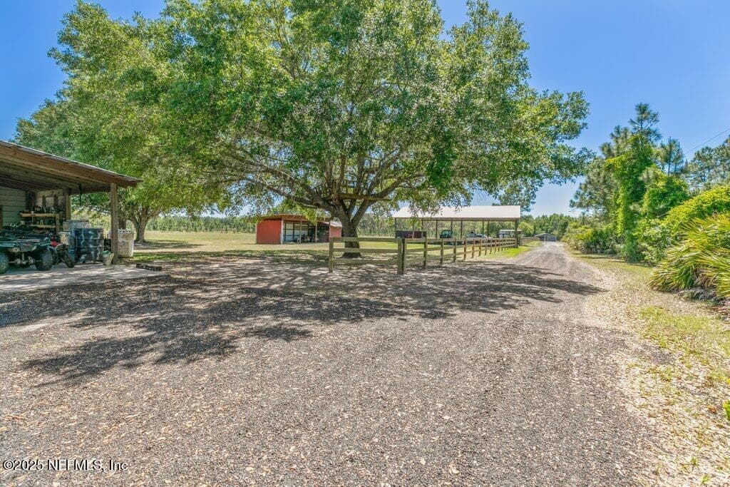 Photo 6 of 643 E STATE ROAD 100, San Mateo, FL 32187
