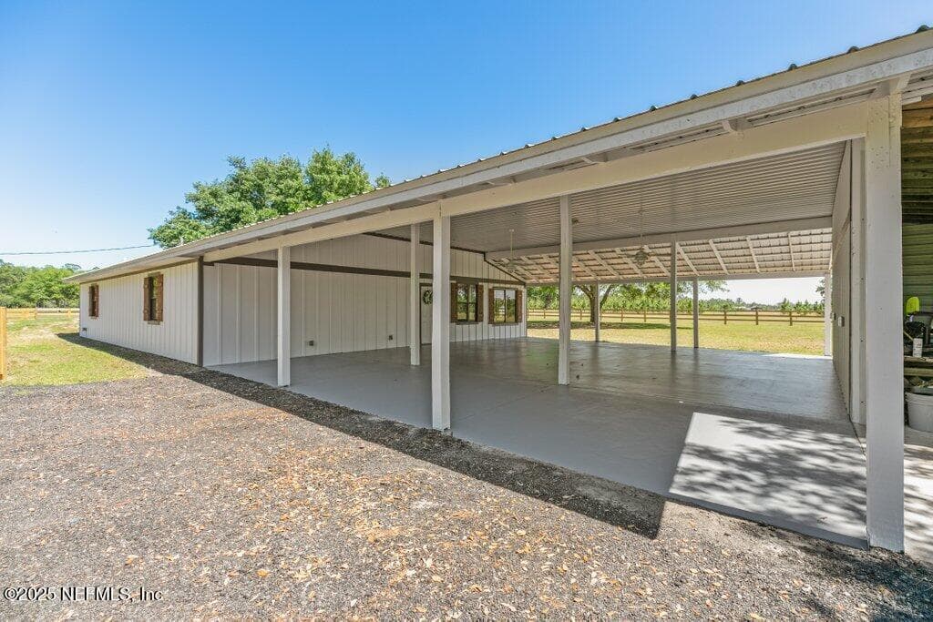 Photo 11 of 643 E STATE ROAD 100, San Mateo, FL 32187