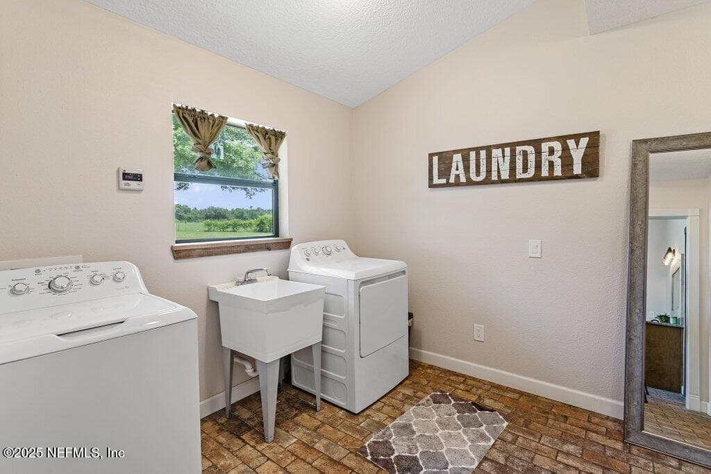Photo 42 of 643 E STATE ROAD 100, San Mateo, FL 32187