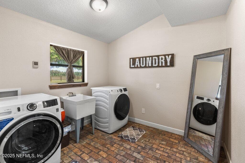 Photo 41 of 643 E STATE ROAD 100, San Mateo, FL 32187