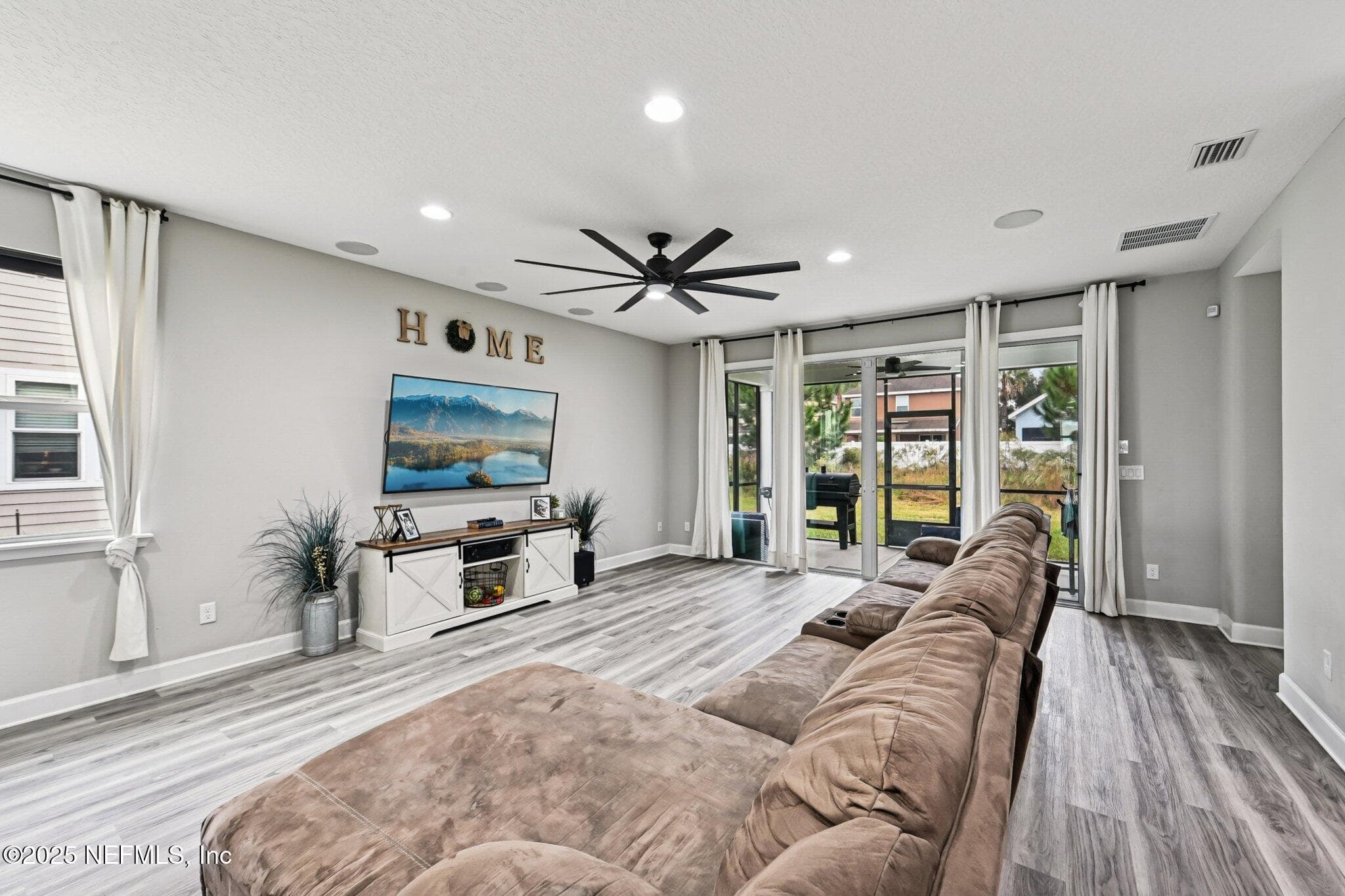 Photo 13 of 1847 AMBERLY Drive, Middleburg, FL 32068