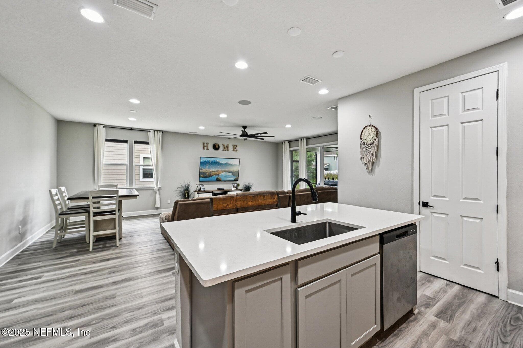 Photo 8 of 1847 AMBERLY Drive, Middleburg, FL 32068