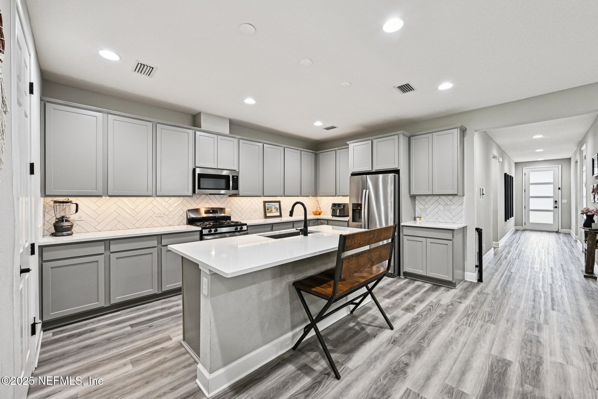 Photo 6 of 1847 AMBERLY Drive, Middleburg, FL 32068
