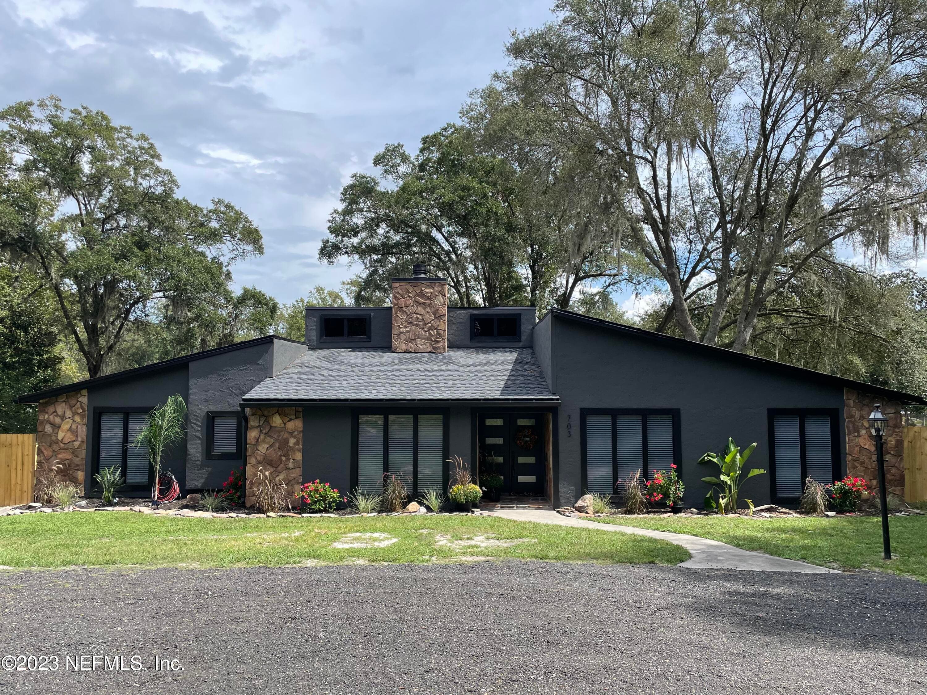Photo 2 of 703 ARTHUR MOORE Drive, Green Cove Springs, FL 32043