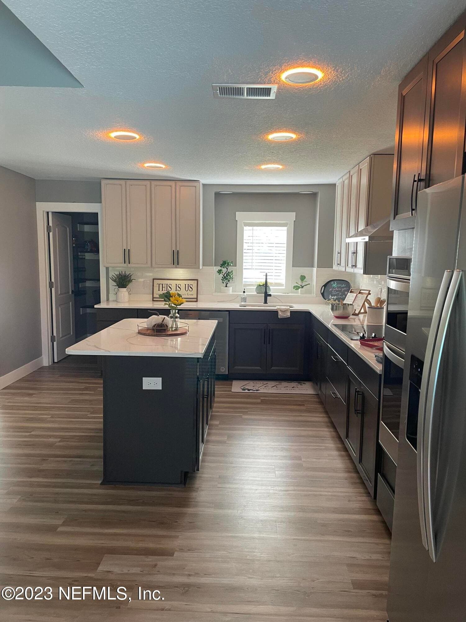 Photo 5 of 703 ARTHUR MOORE Drive, Green Cove Springs, FL 32043