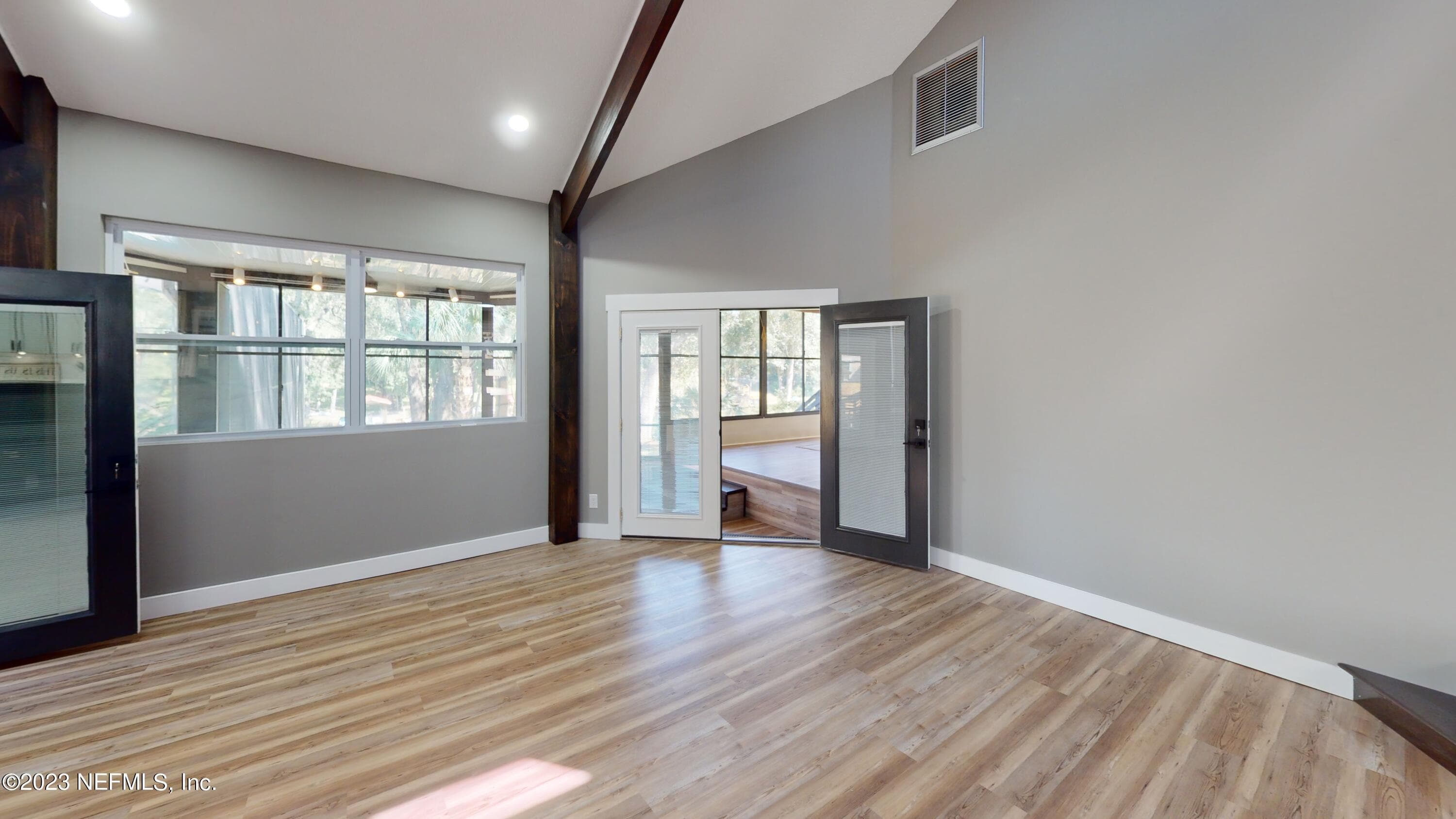 Photo 13 of 703 ARTHUR MOORE Drive, Green Cove Springs, FL 32043