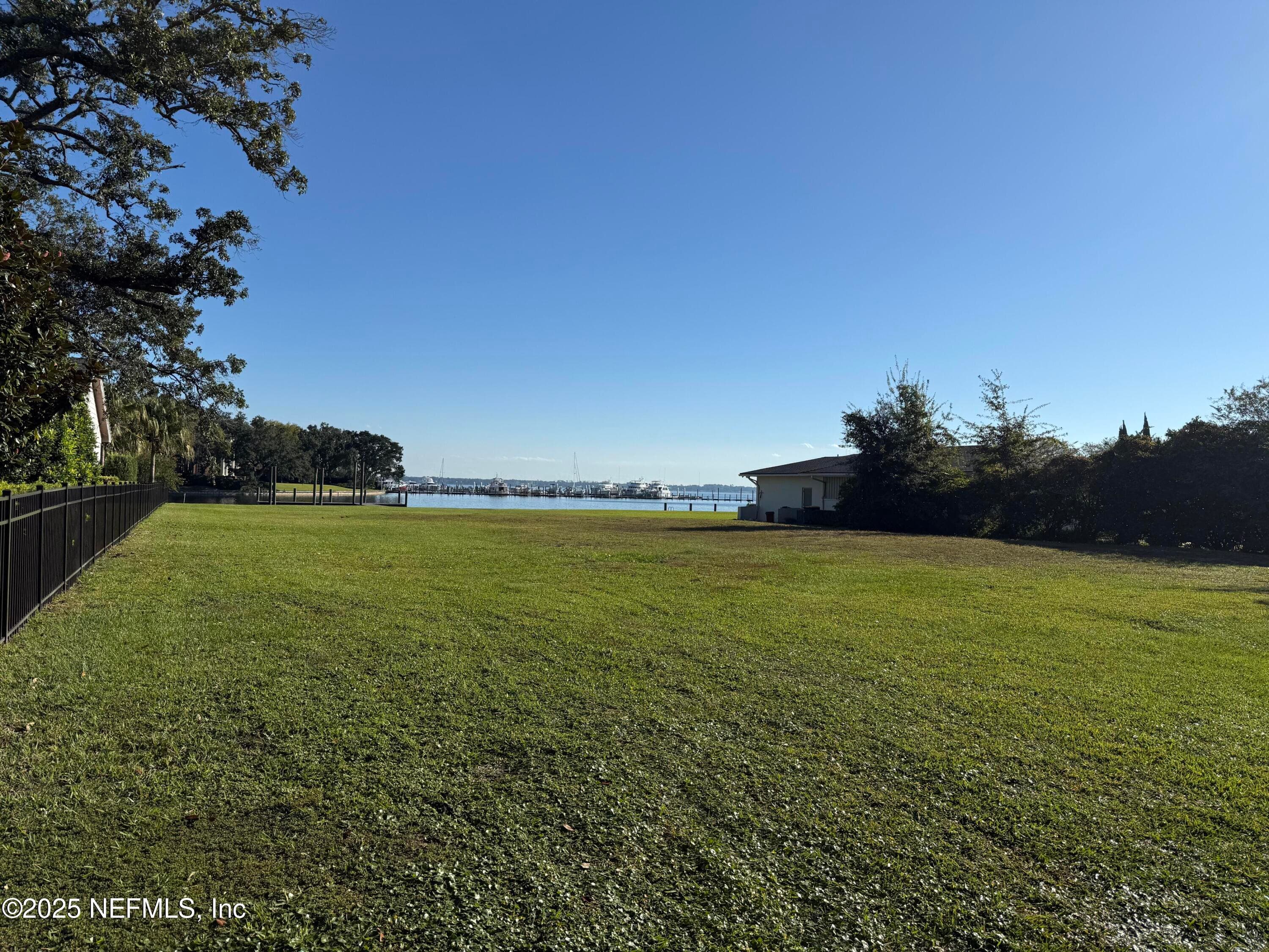 Photo 2 of 4233 VENETIA Boulevard, Jacksonville, FL 32210