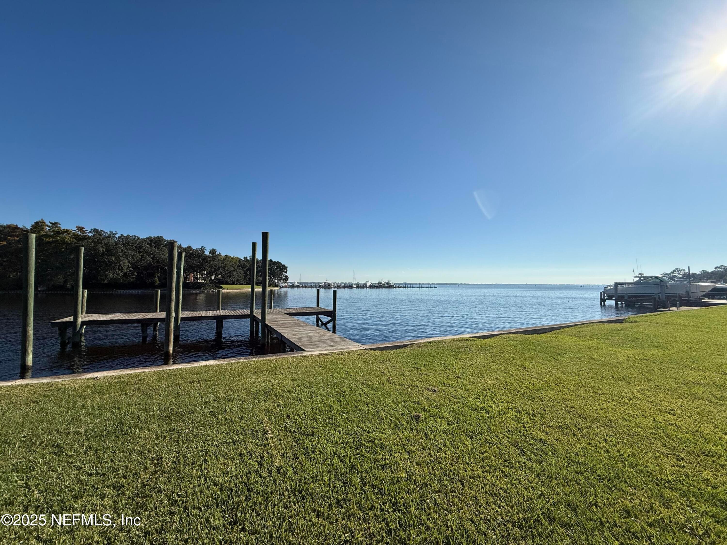 Photo 4 of 4233 VENETIA Boulevard, Jacksonville, FL 32210