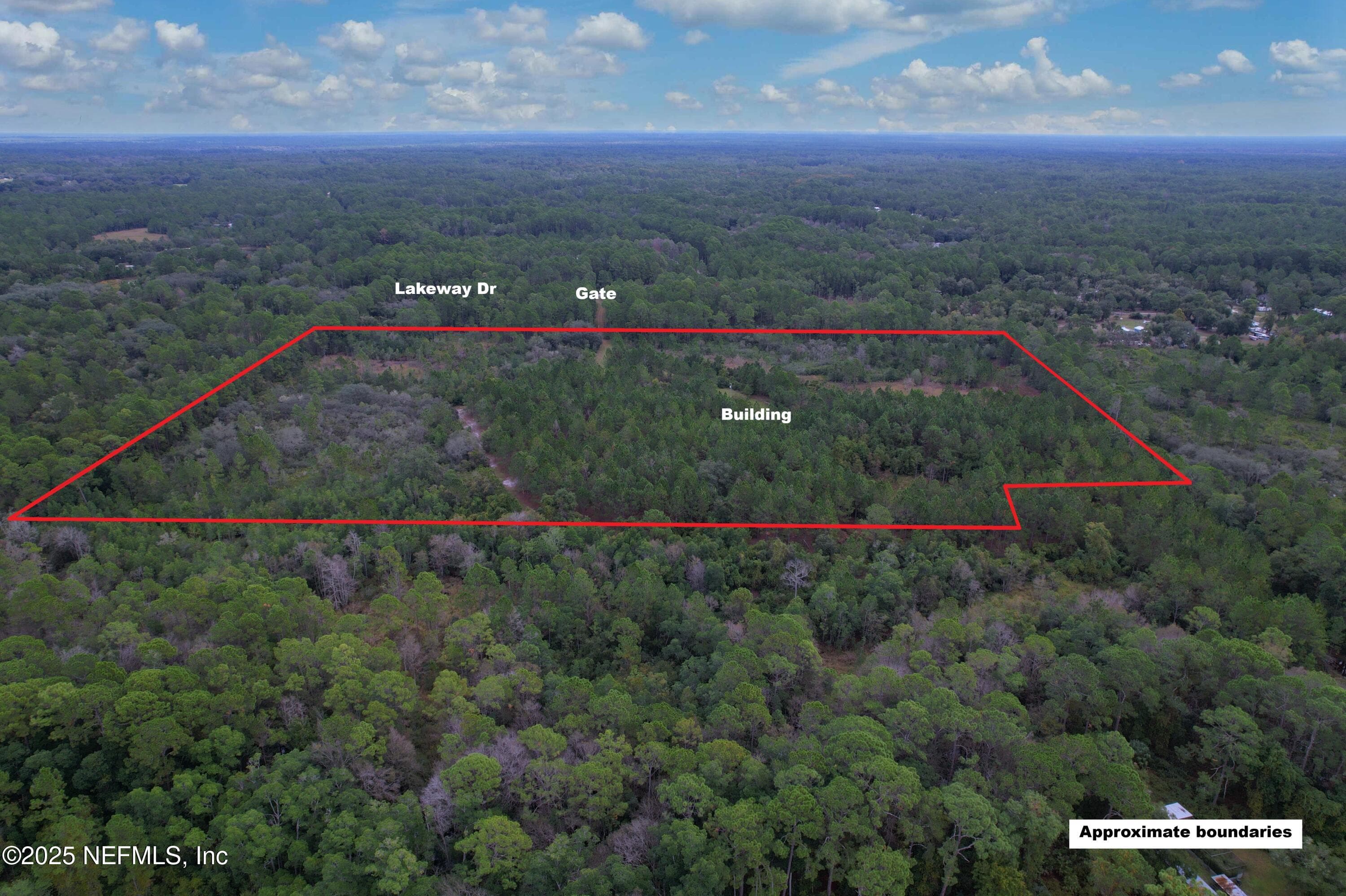 Photo 31 of 139 LAKEWAY Drive, Georgetown, FL 32139