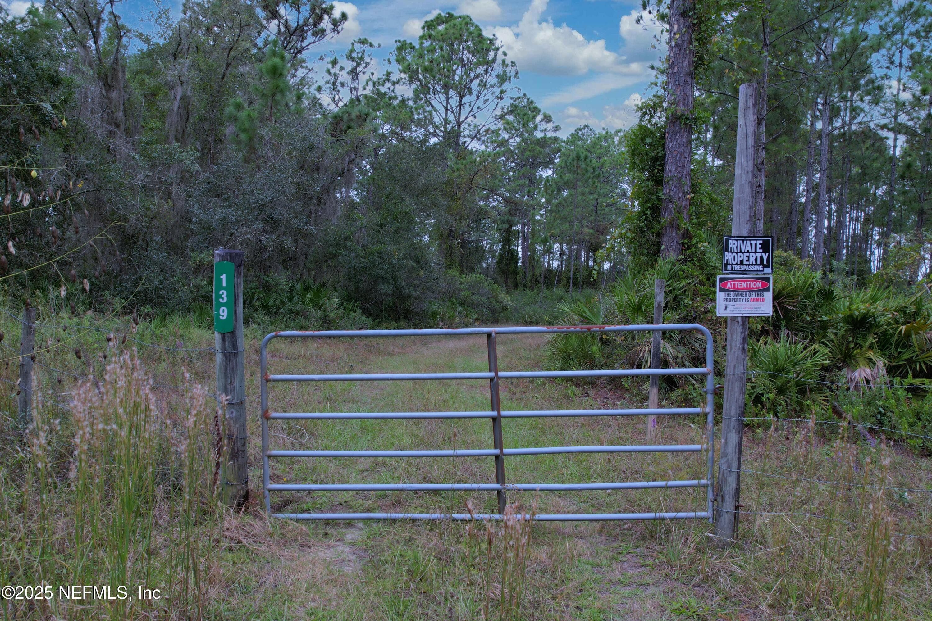 Photo 12 of 139 LAKEWAY Drive, Georgetown, FL 32139