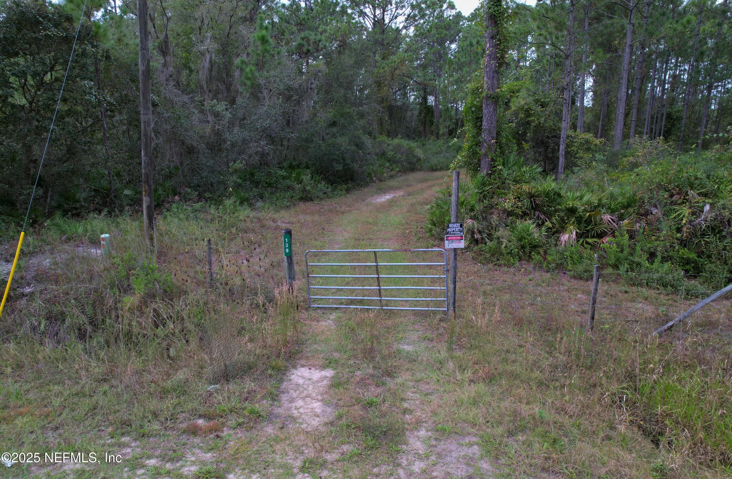 Photo 11 of 139 LAKEWAY Drive, Georgetown, FL 32139