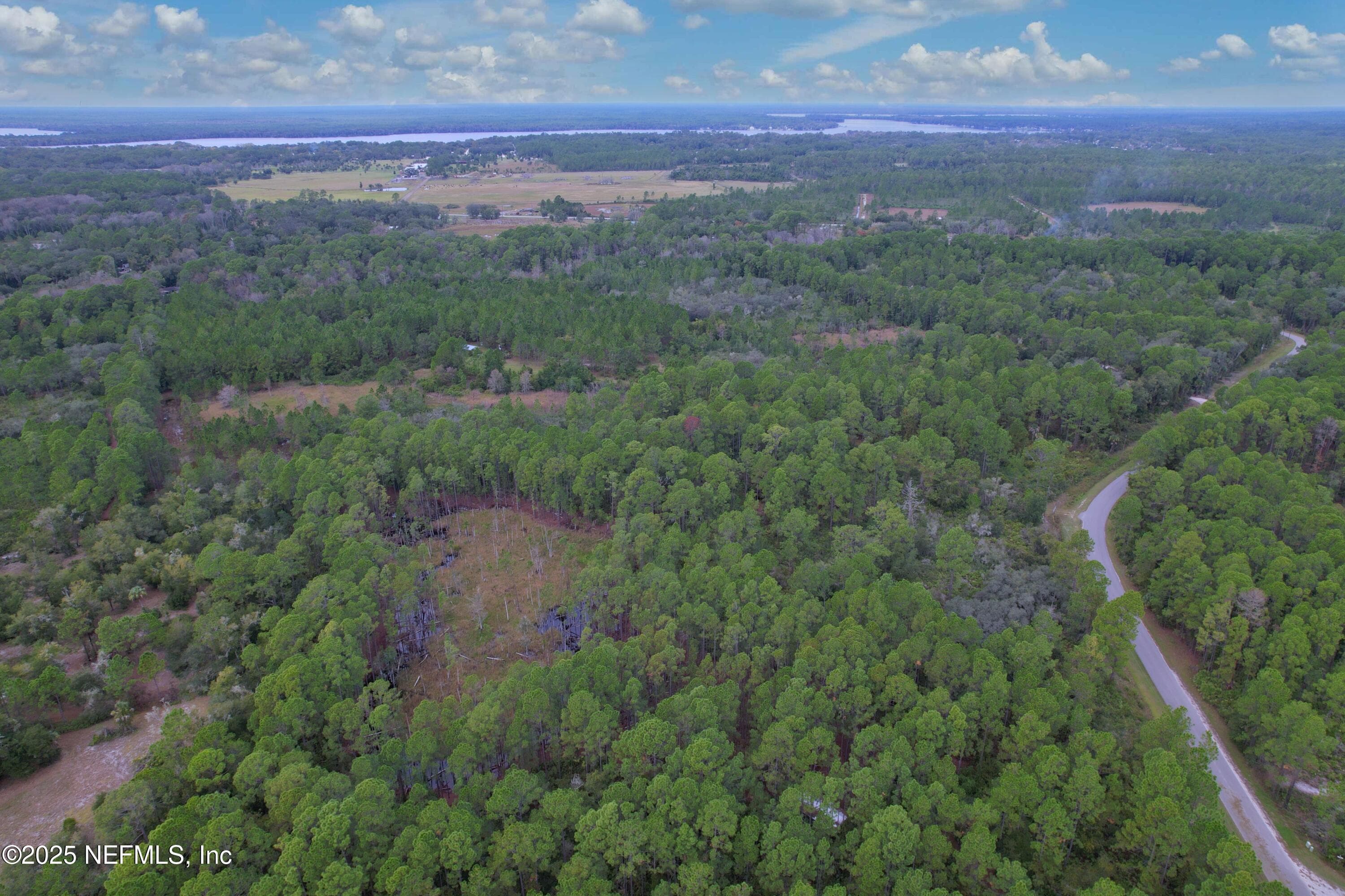 Photo 25 of 139 LAKEWAY Drive, Georgetown, FL 32139