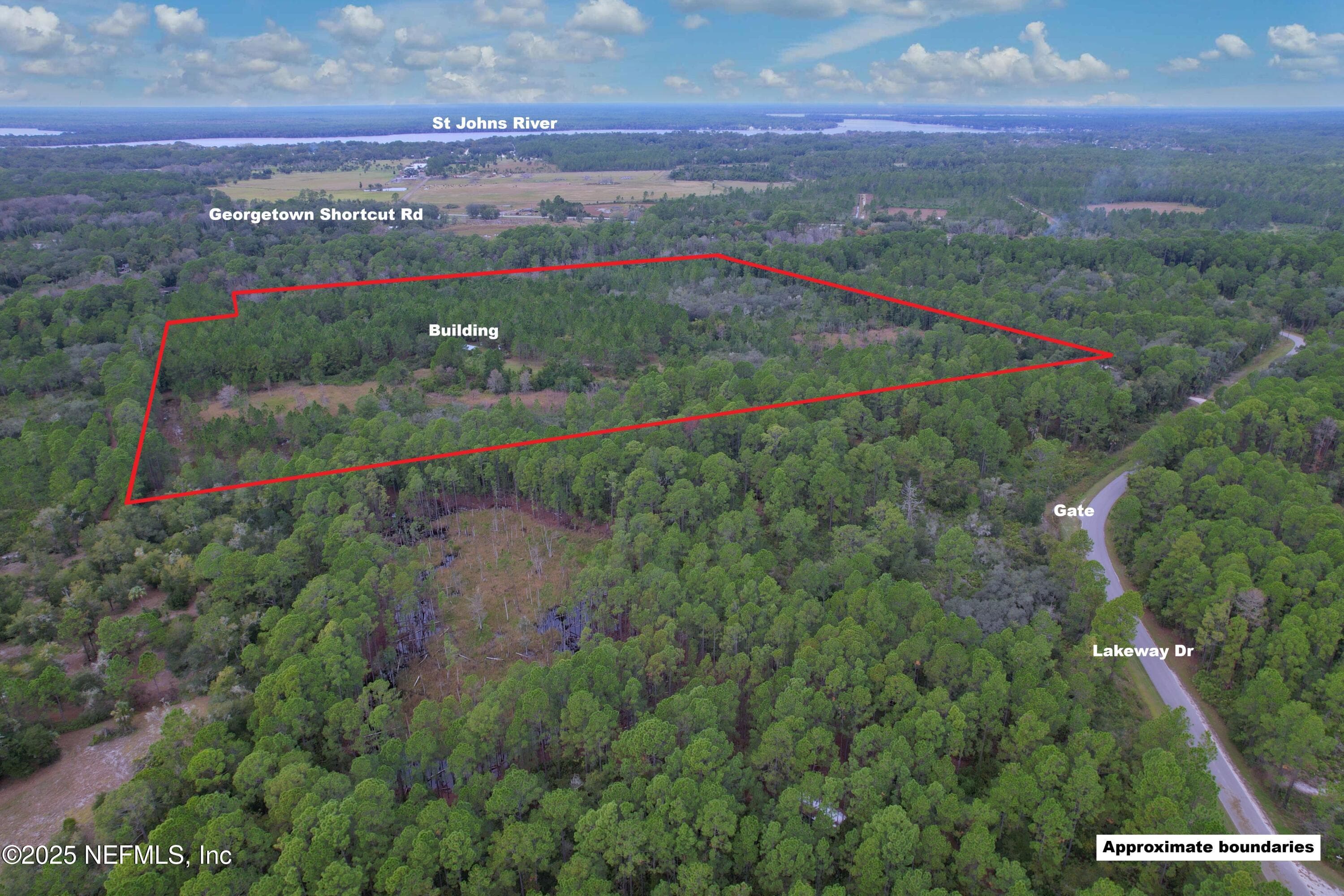 Photo 3 of 139 LAKEWAY Drive, Georgetown, FL 32139