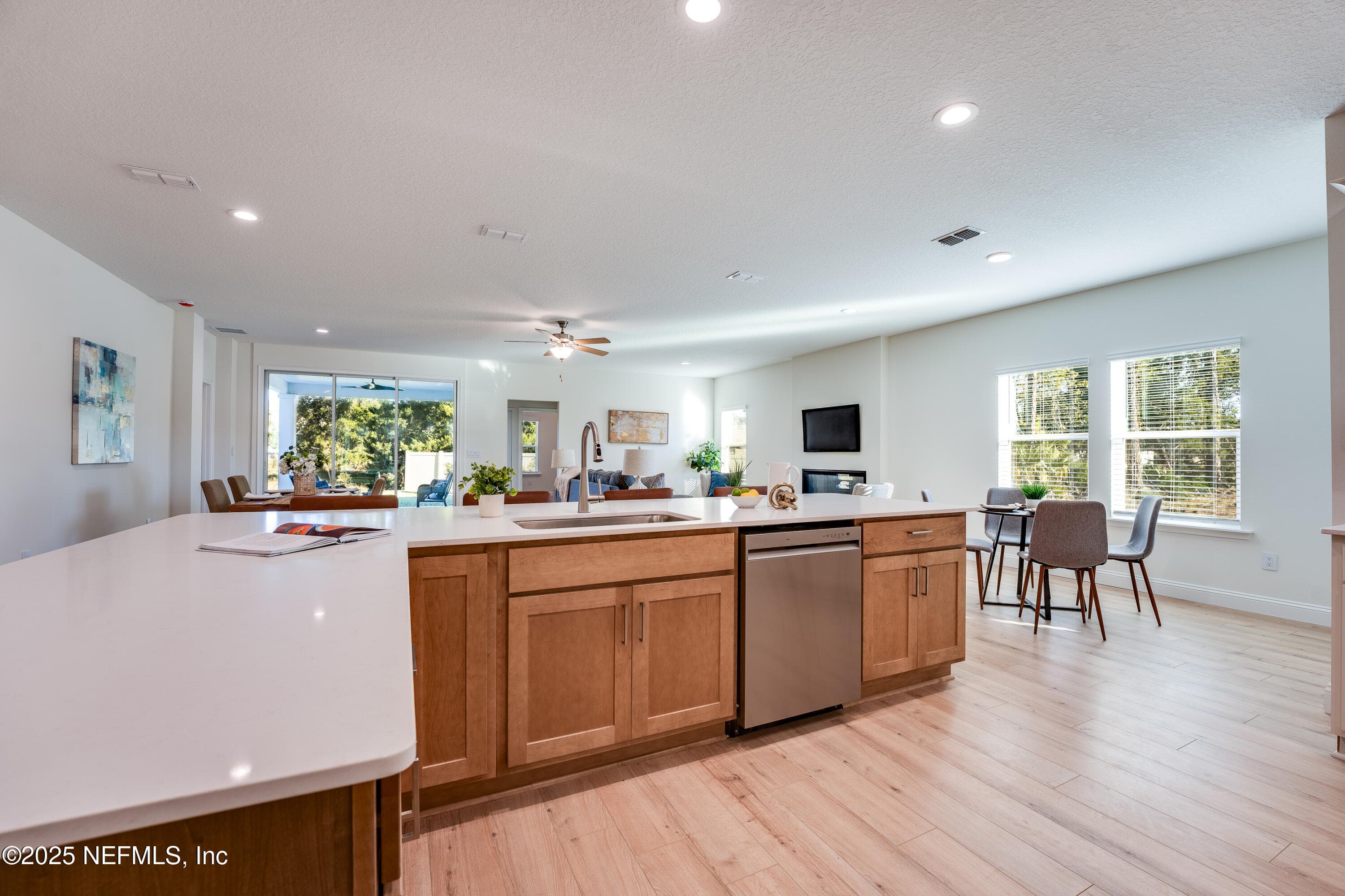 Photo 12 of 15704 NORTHSIDE Drive E, Jacksonville, FL 32218