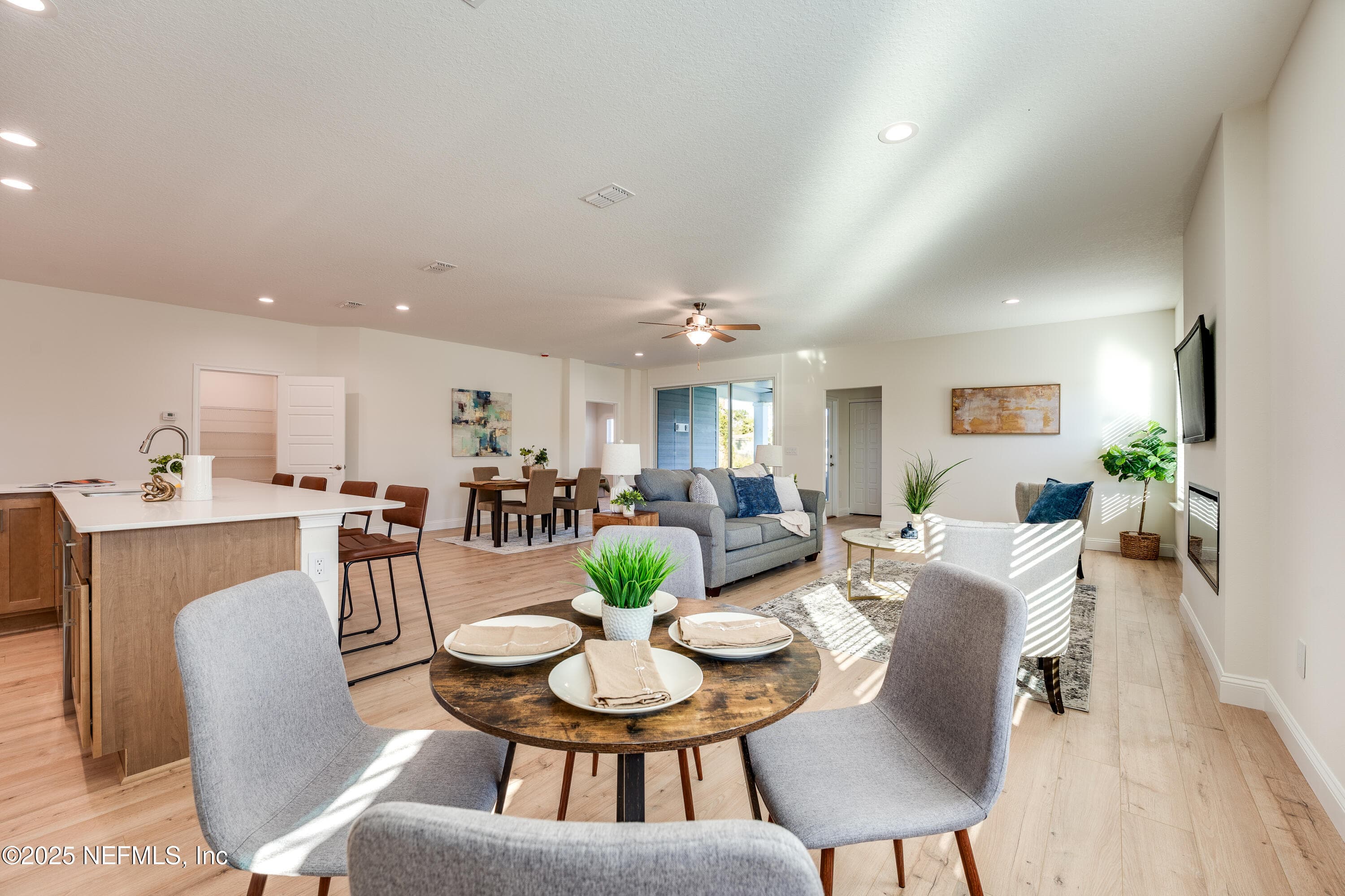 Photo 16 of 15704 NORTHSIDE Drive E, Jacksonville, FL 32218