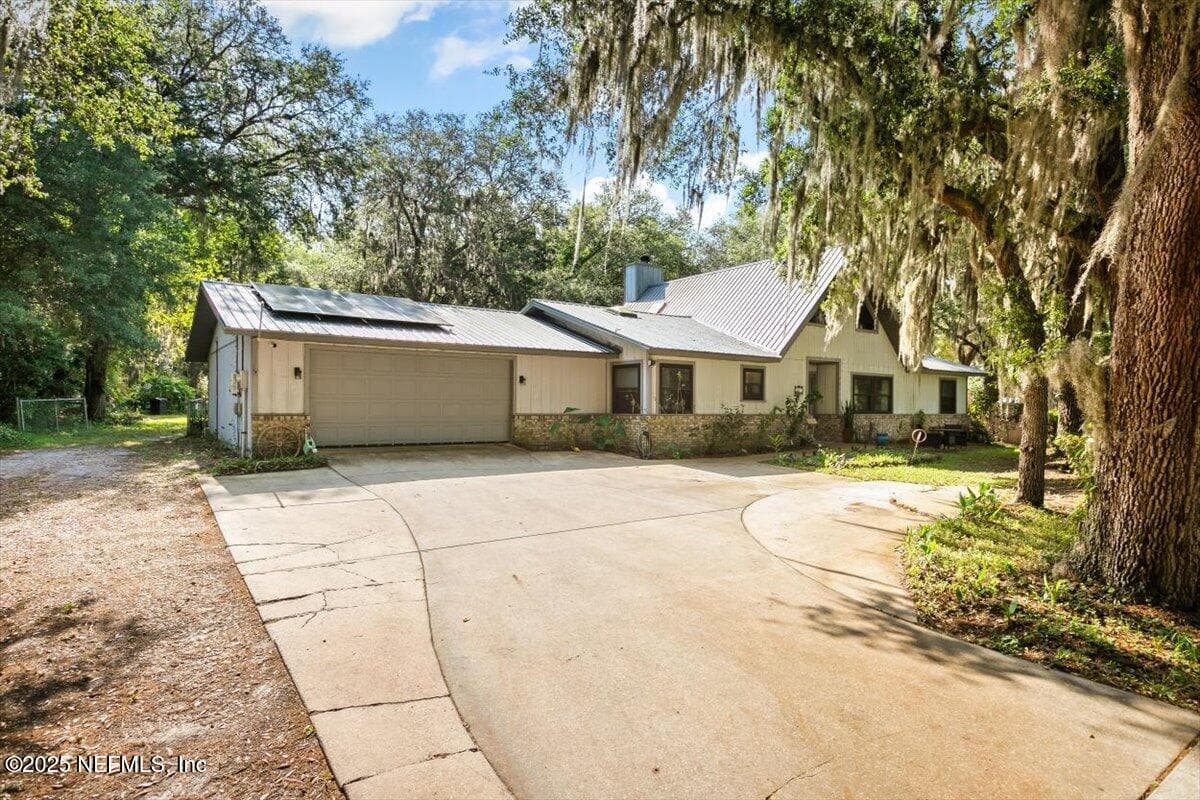 Photo 2 of 407 LAKESHORE Drive, Starke, FL 32091