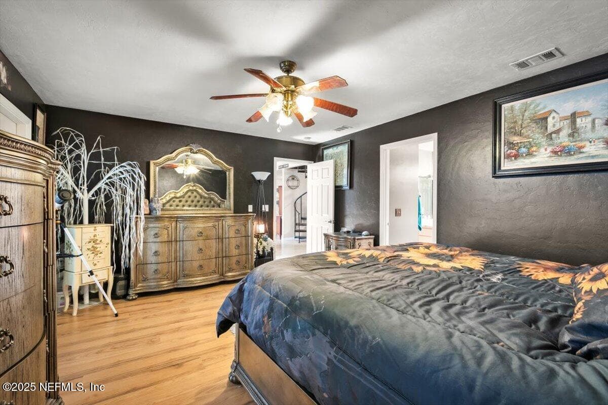 Photo 16 of 407 LAKESHORE Drive, Starke, FL 32091