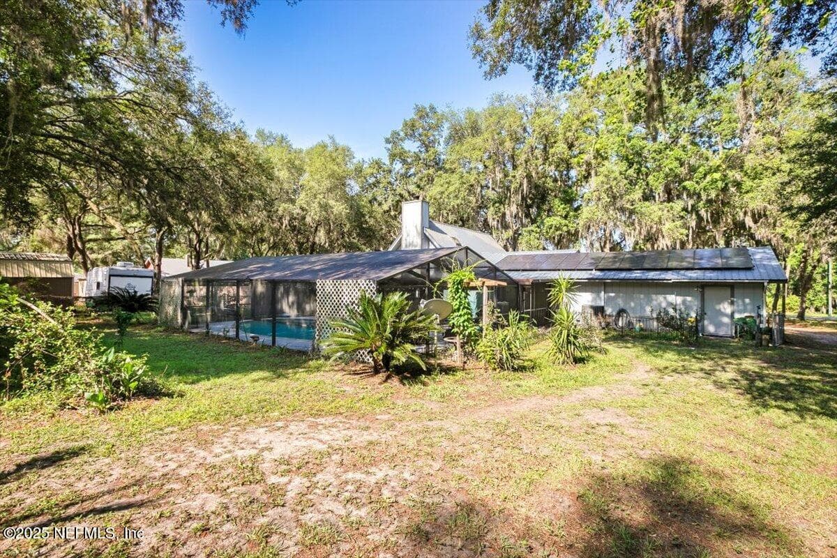Photo 31 of 407 LAKESHORE Drive, Starke, FL 32091