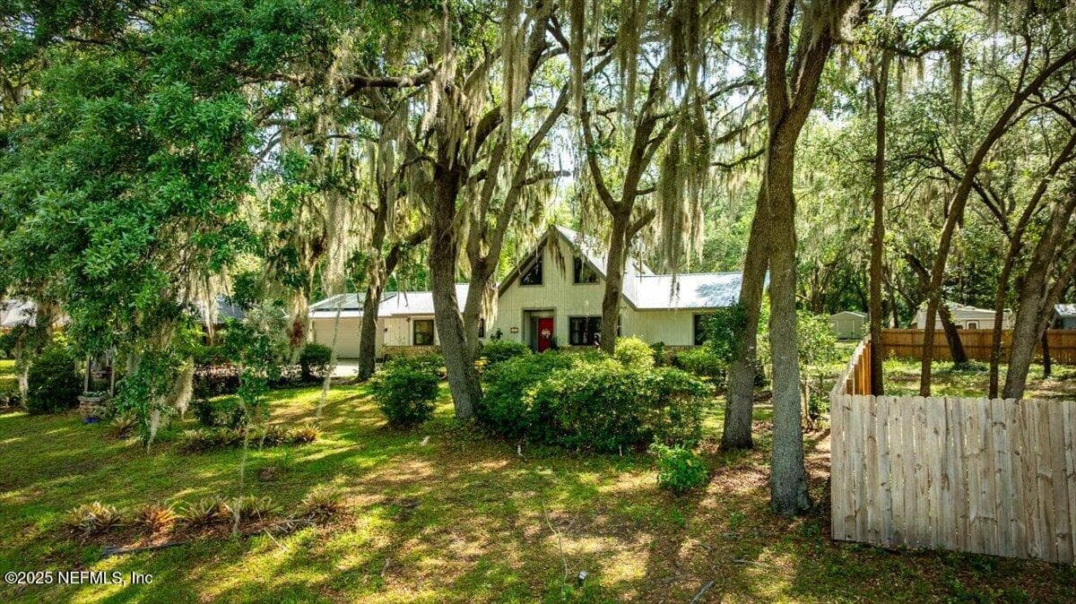 Photo 32 of 407 LAKESHORE Drive, Starke, FL 32091