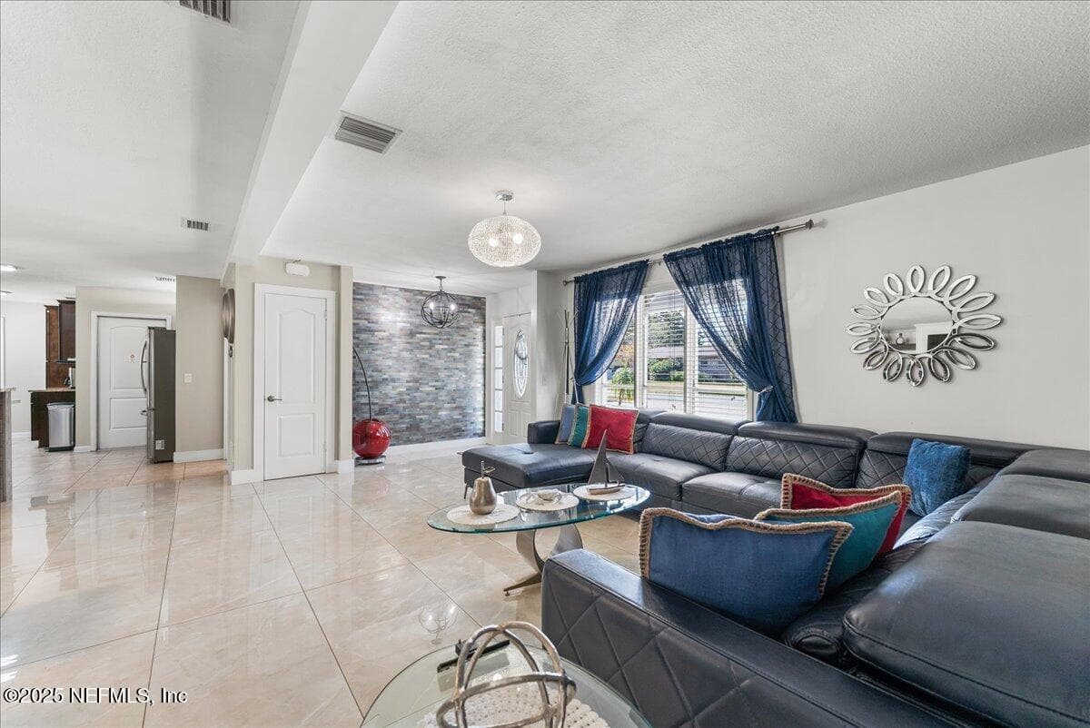 Photo 7 of 3943 EUNICE Road, Jacksonville, FL 32250