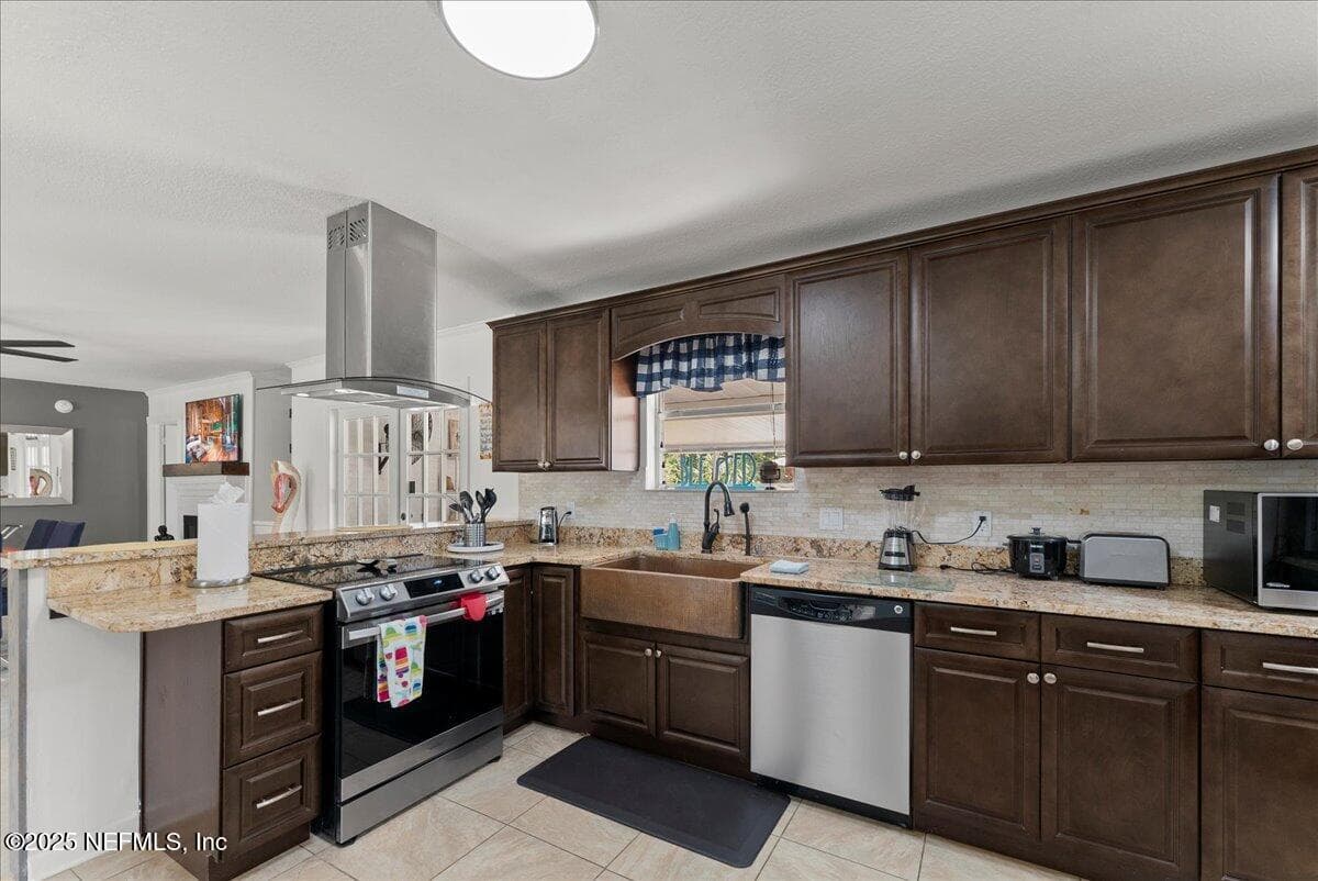 Photo 10 of 3943 EUNICE Road, Jacksonville, FL 32250