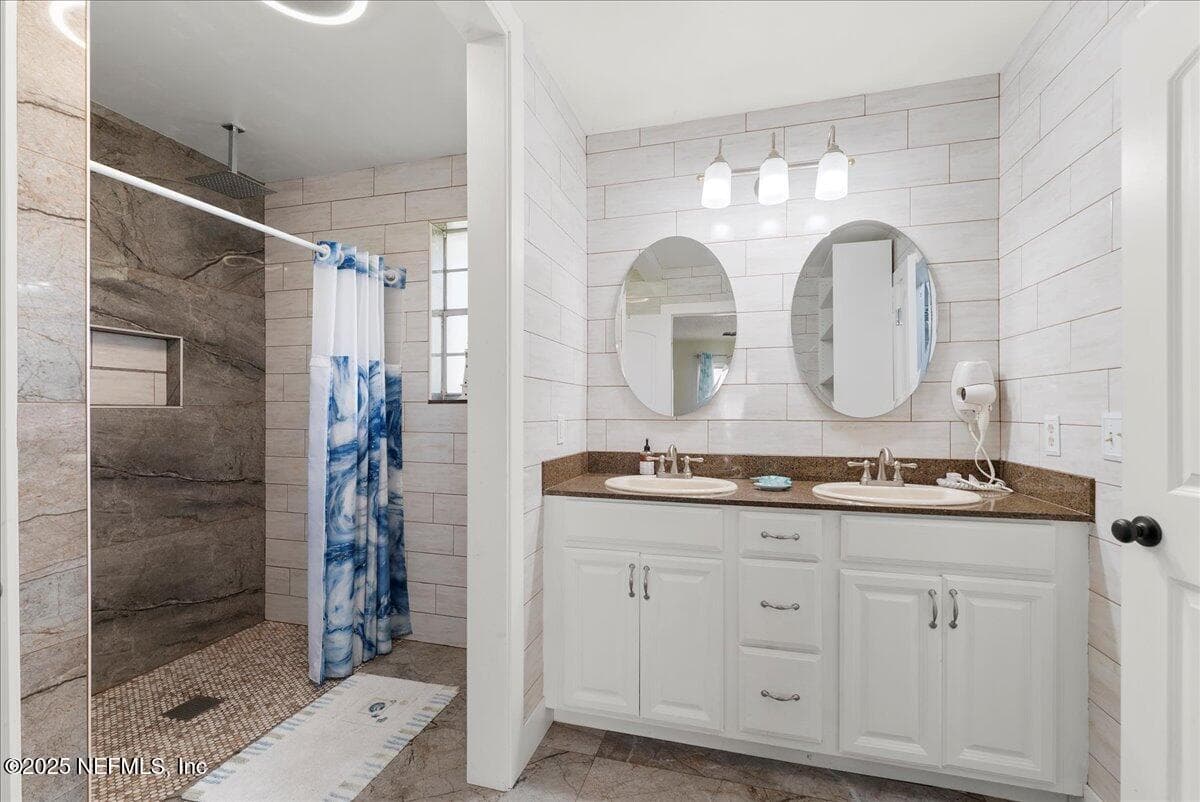 Photo 16 of 3943 EUNICE Road, Jacksonville, FL 32250