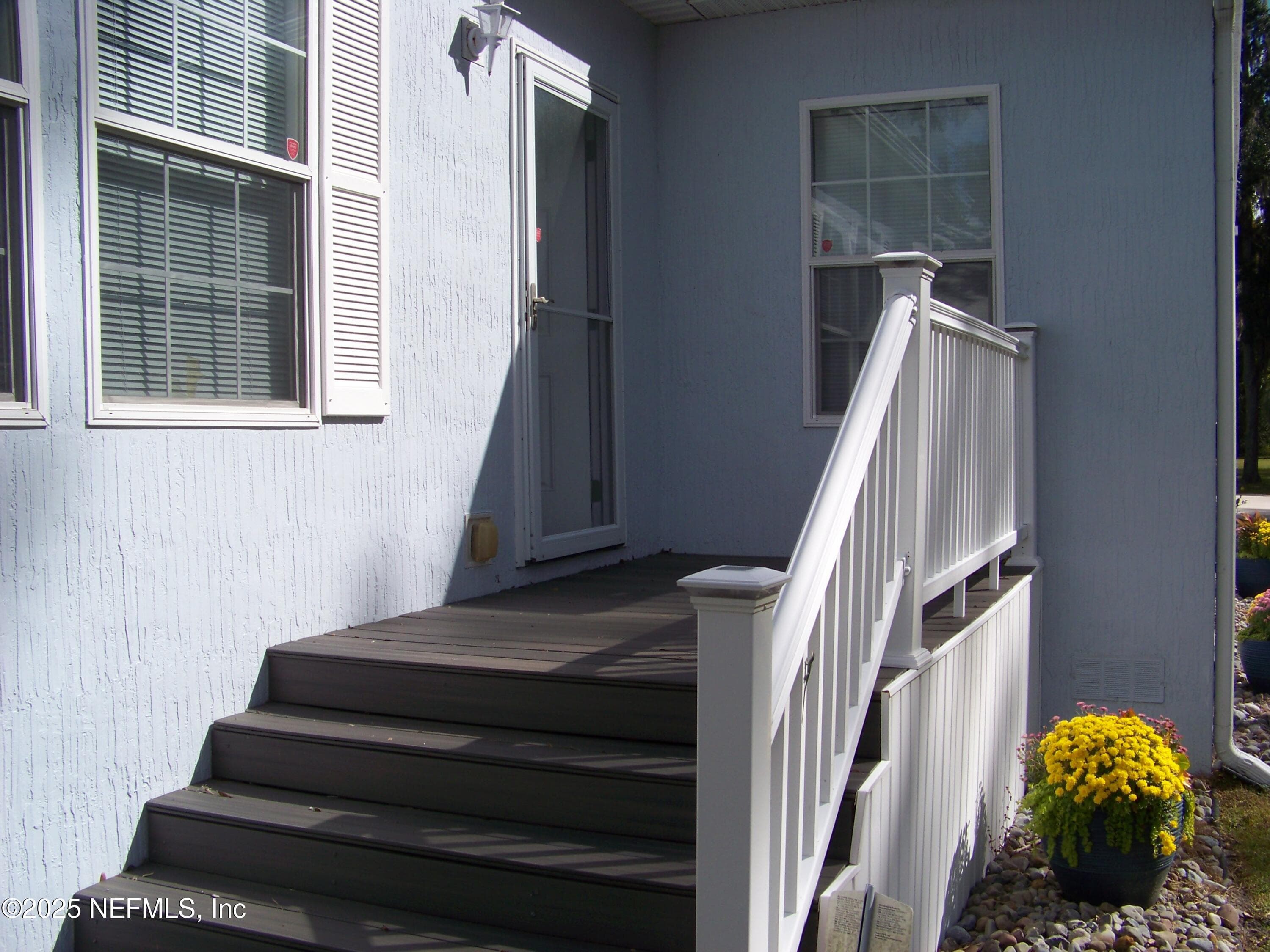 Front door entry — 118 HICKS Avenue, Crescent City, FL 32112