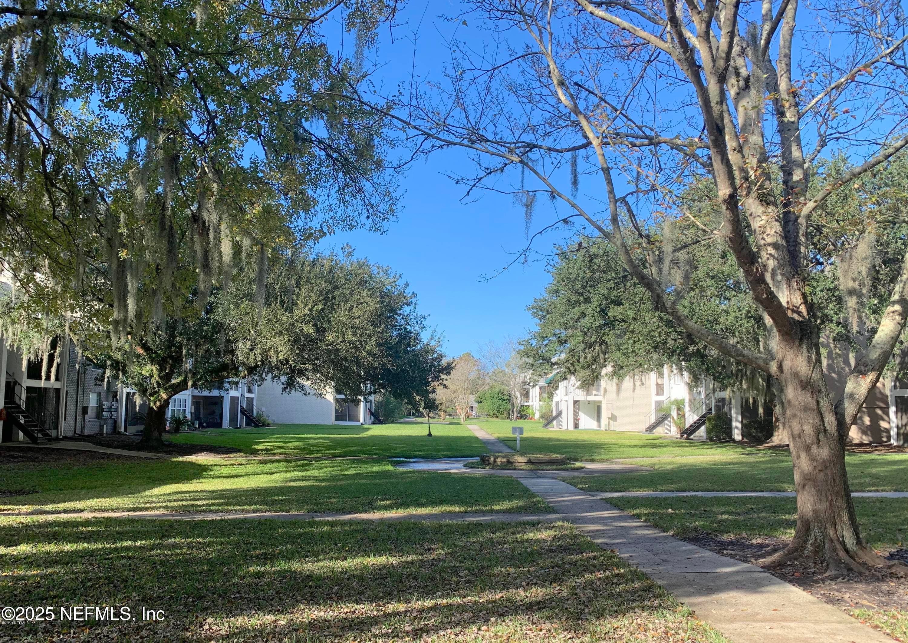 Photo 10 of 4320 PLAZA GATE Lane 302, Jacksonville, FL 32217