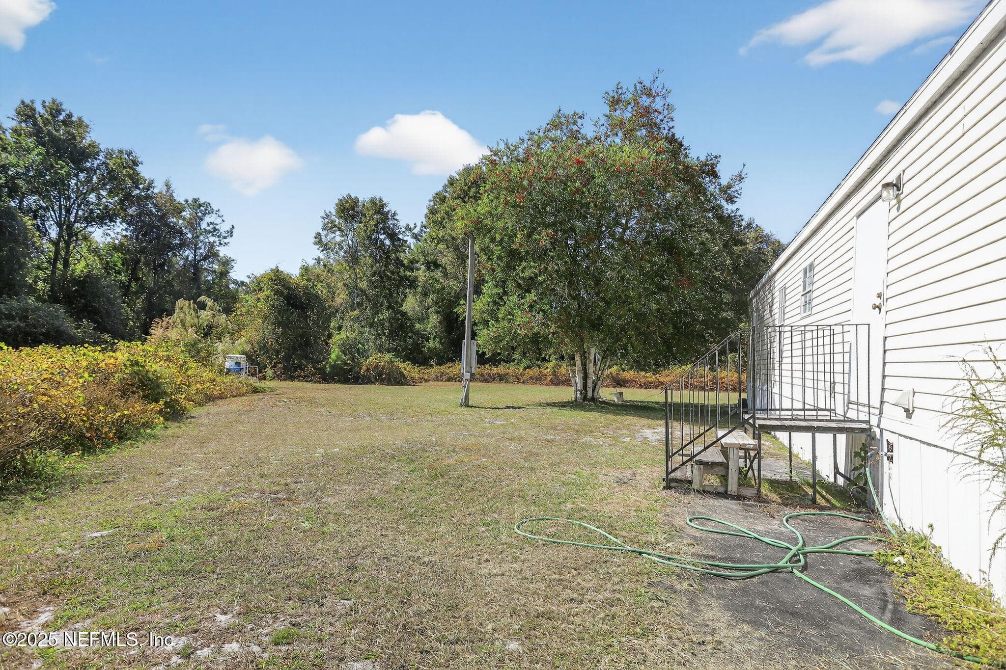Photo 14 of 136 E MOCCASIN CREEK Lane, Palatka, FL 32177